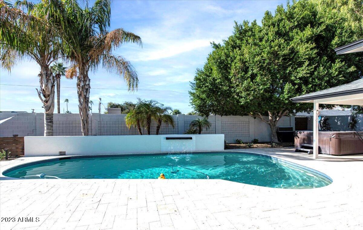4535 E CALLE TUBERIA --