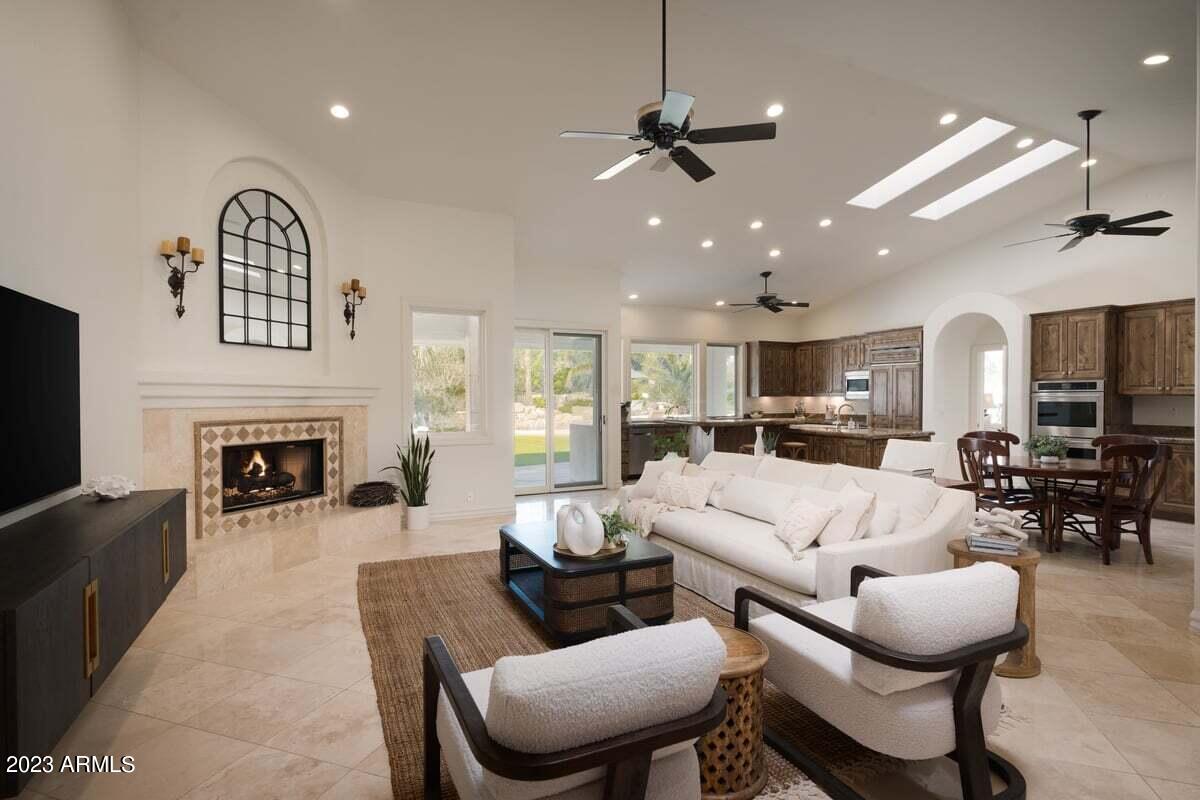 8602 E ASTER Drive
