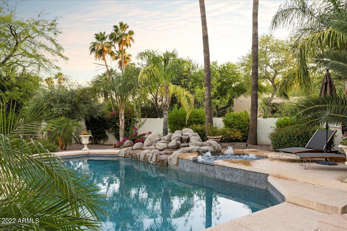 8602 E ASTER Drive