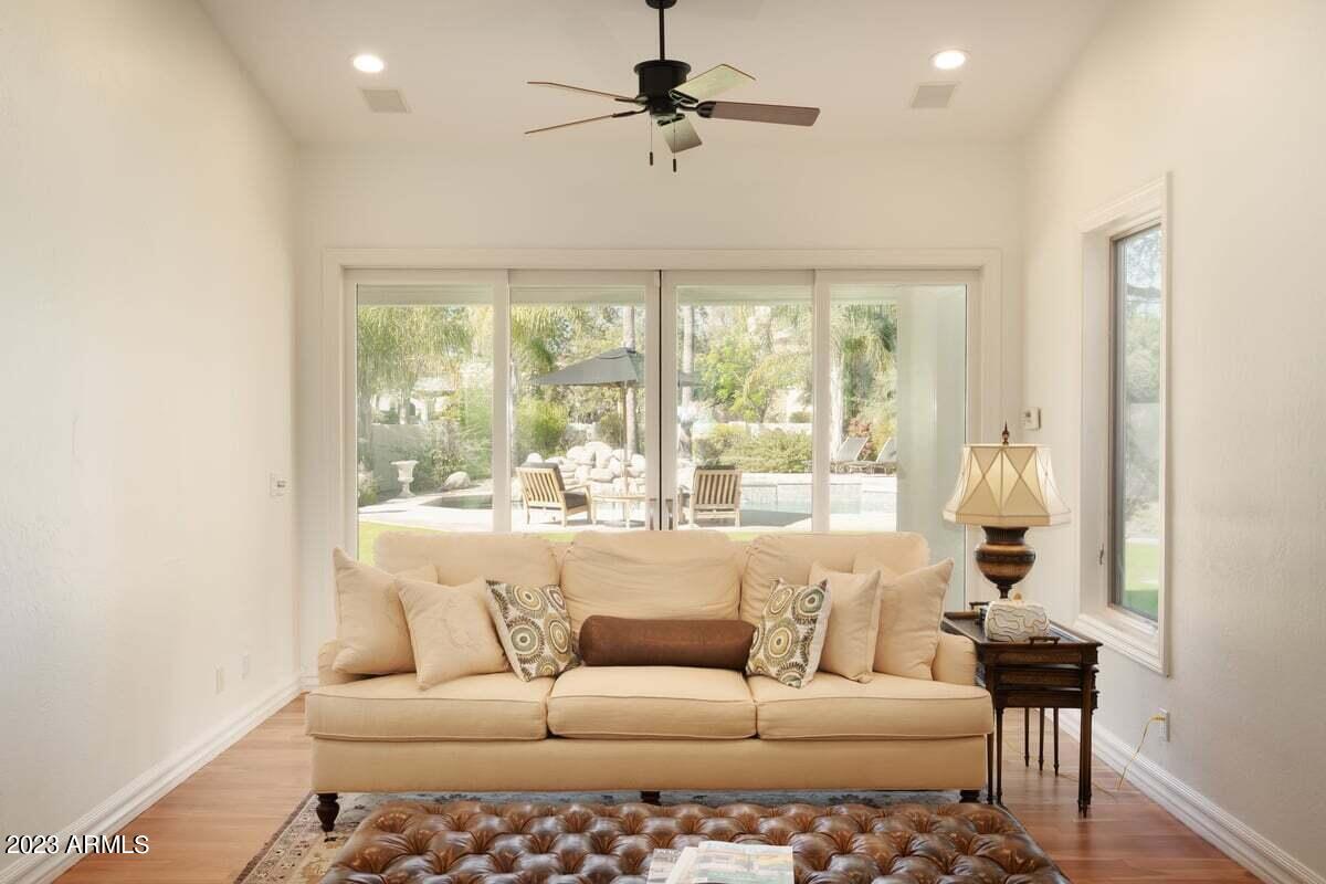 8602 E ASTER Drive