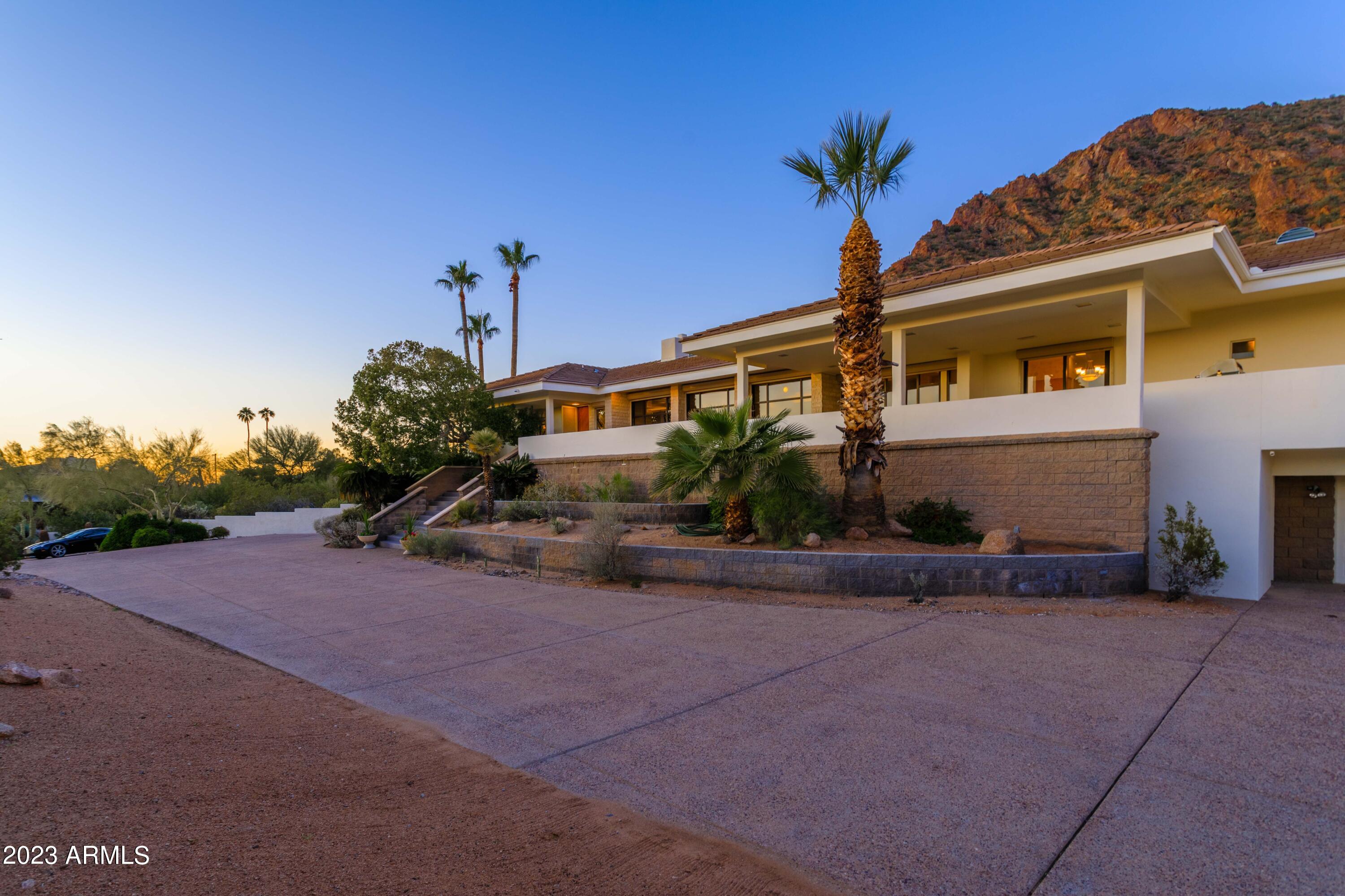 5501 E ROCKRIDGE Road