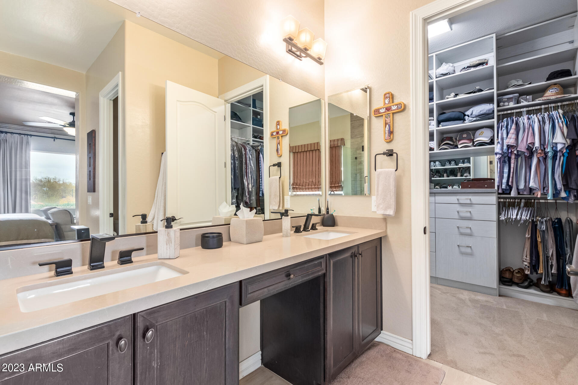 5806 E CALLE DE LAS ESTRELLAS --