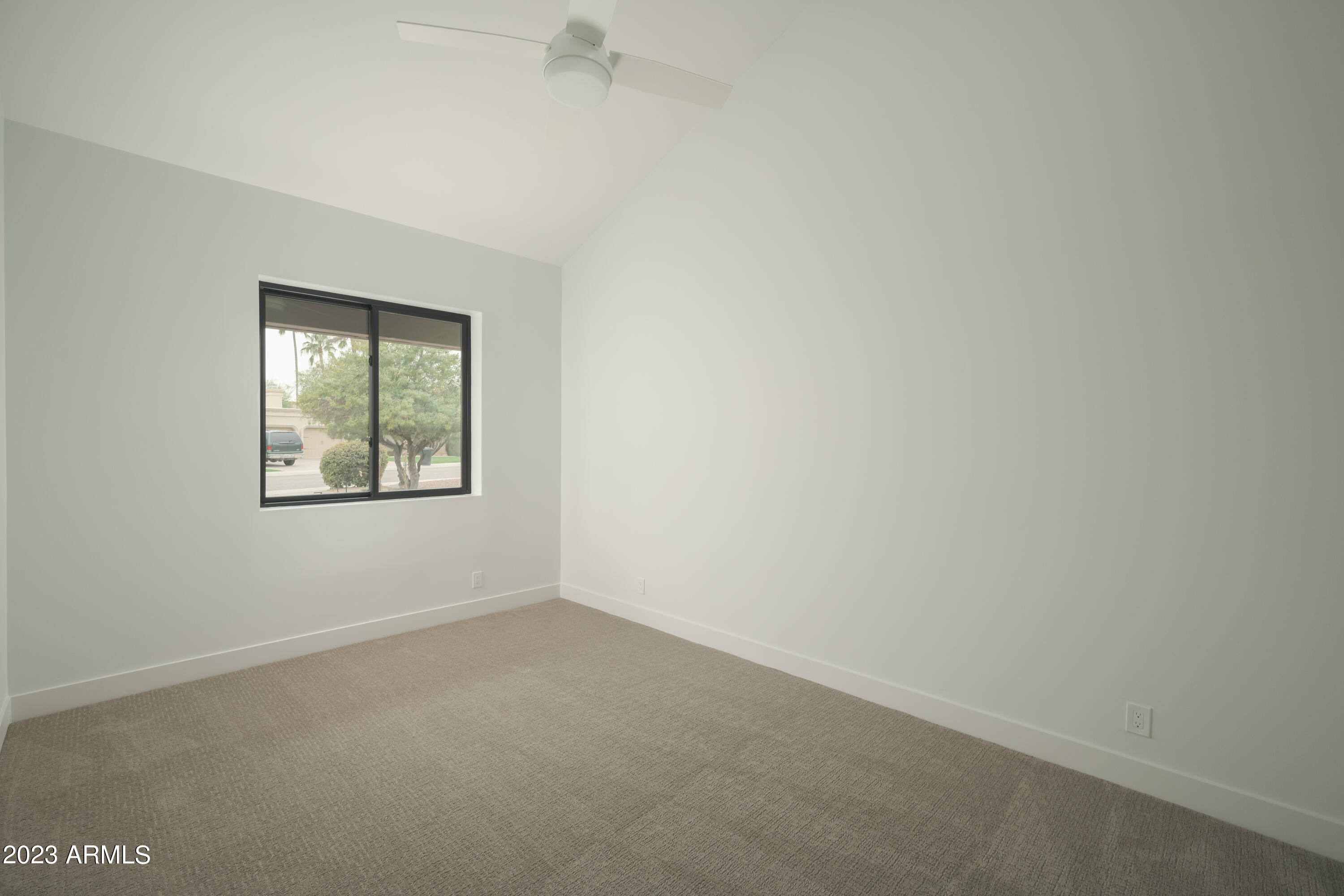 9902 E MISSION Lane