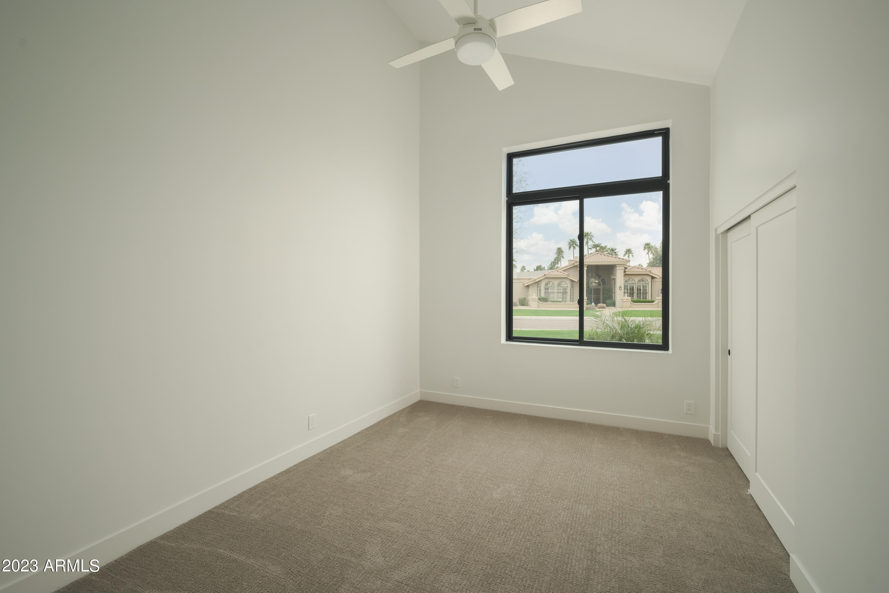 9902 E MISSION Lane