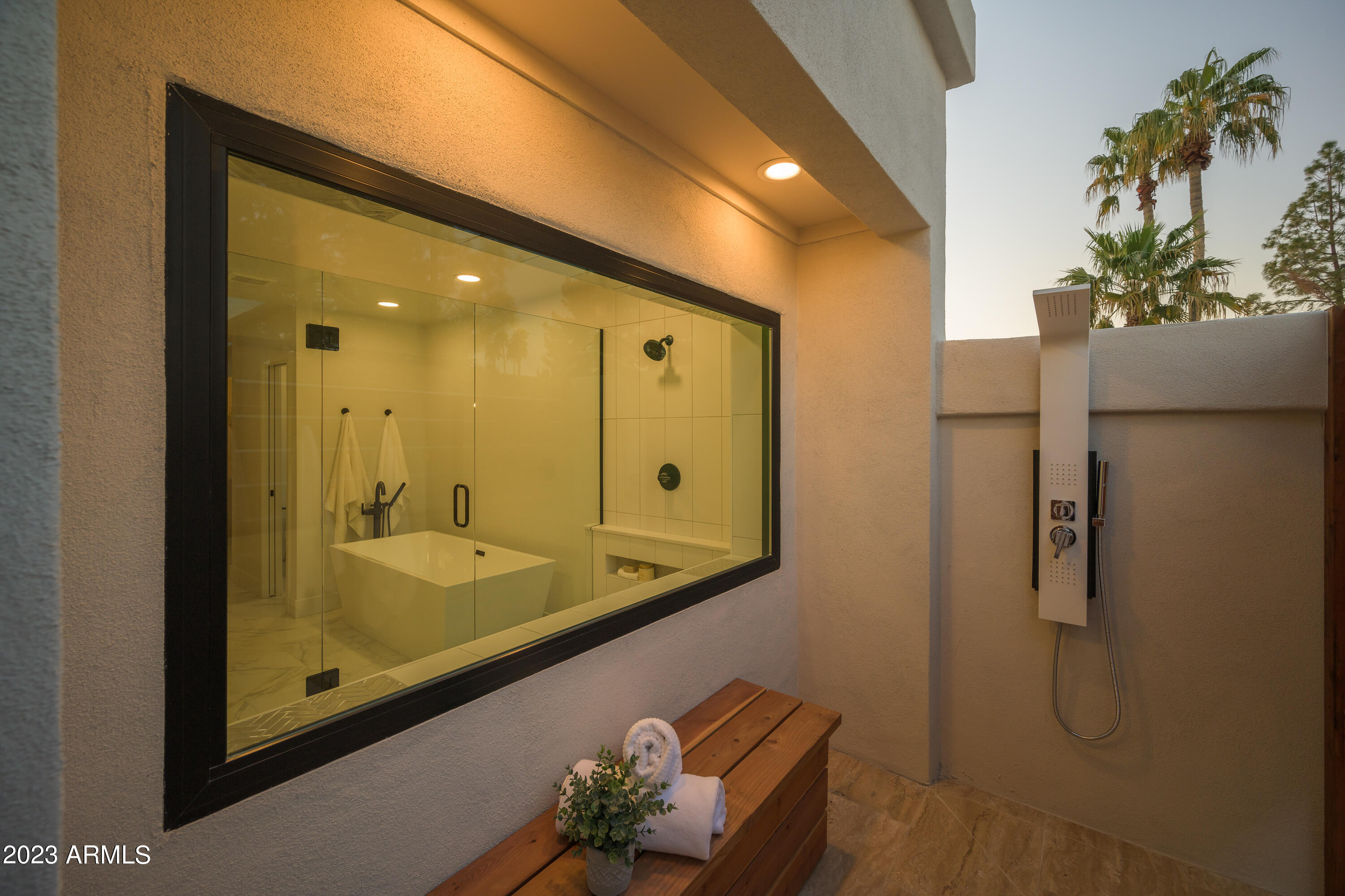 9902 E MISSION Lane