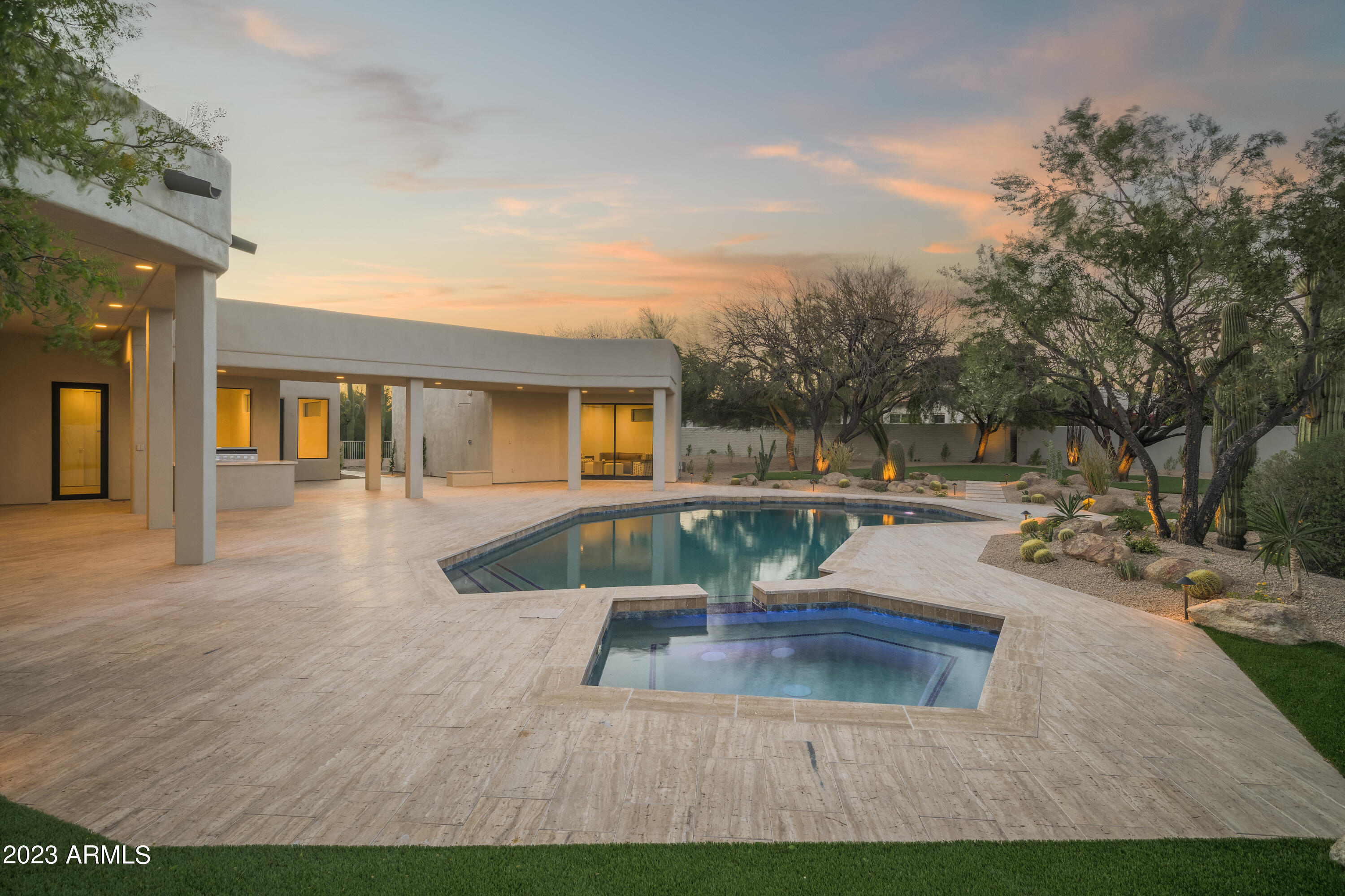 8250 E VIA DEL SOL Drive