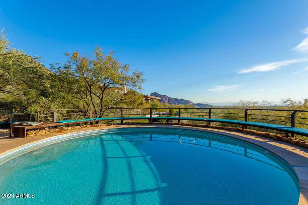 7431 N LAS BRISAS Lane