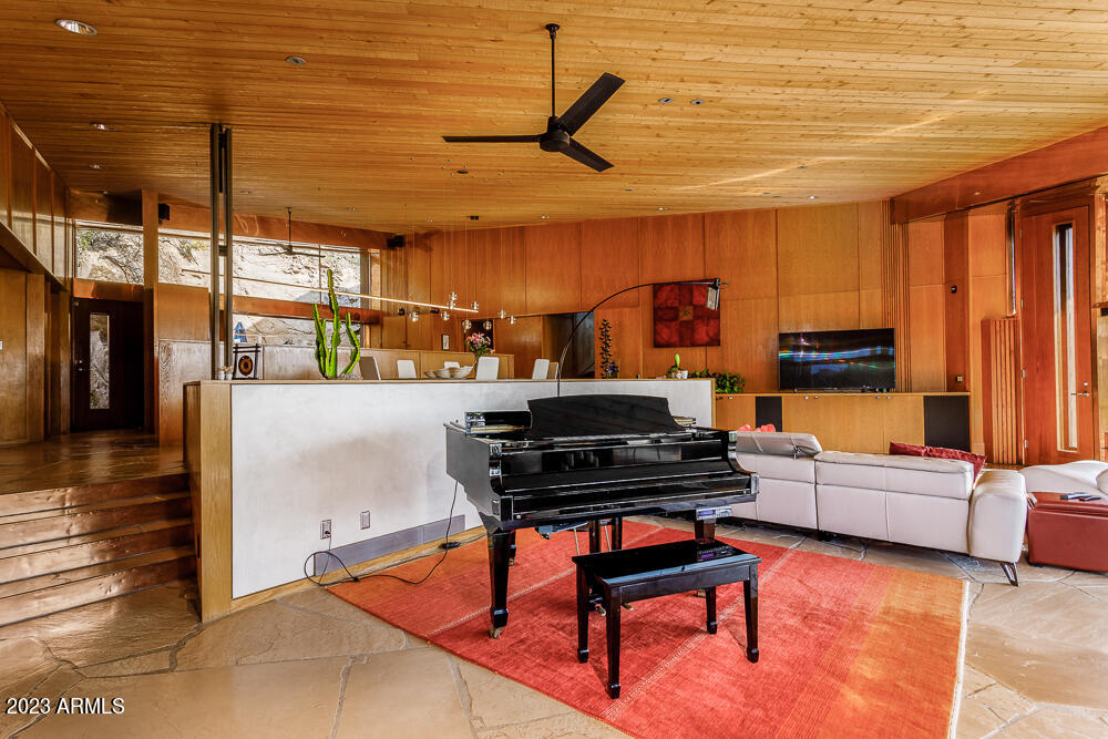 7431 N LAS BRISAS Lane