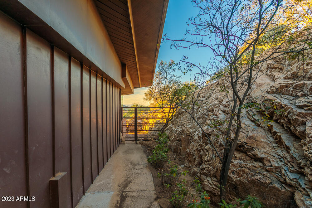7431 N LAS BRISAS Lane