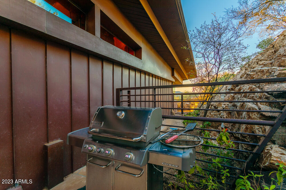 7431 N LAS BRISAS Lane