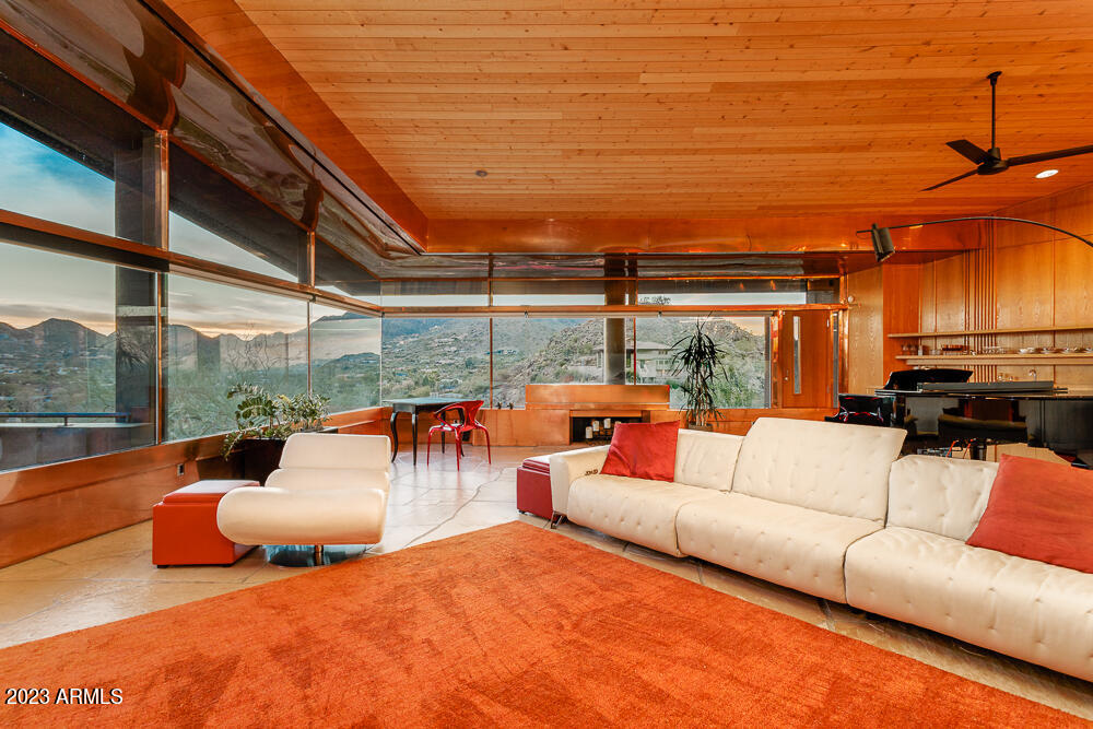 7431 N LAS BRISAS Lane