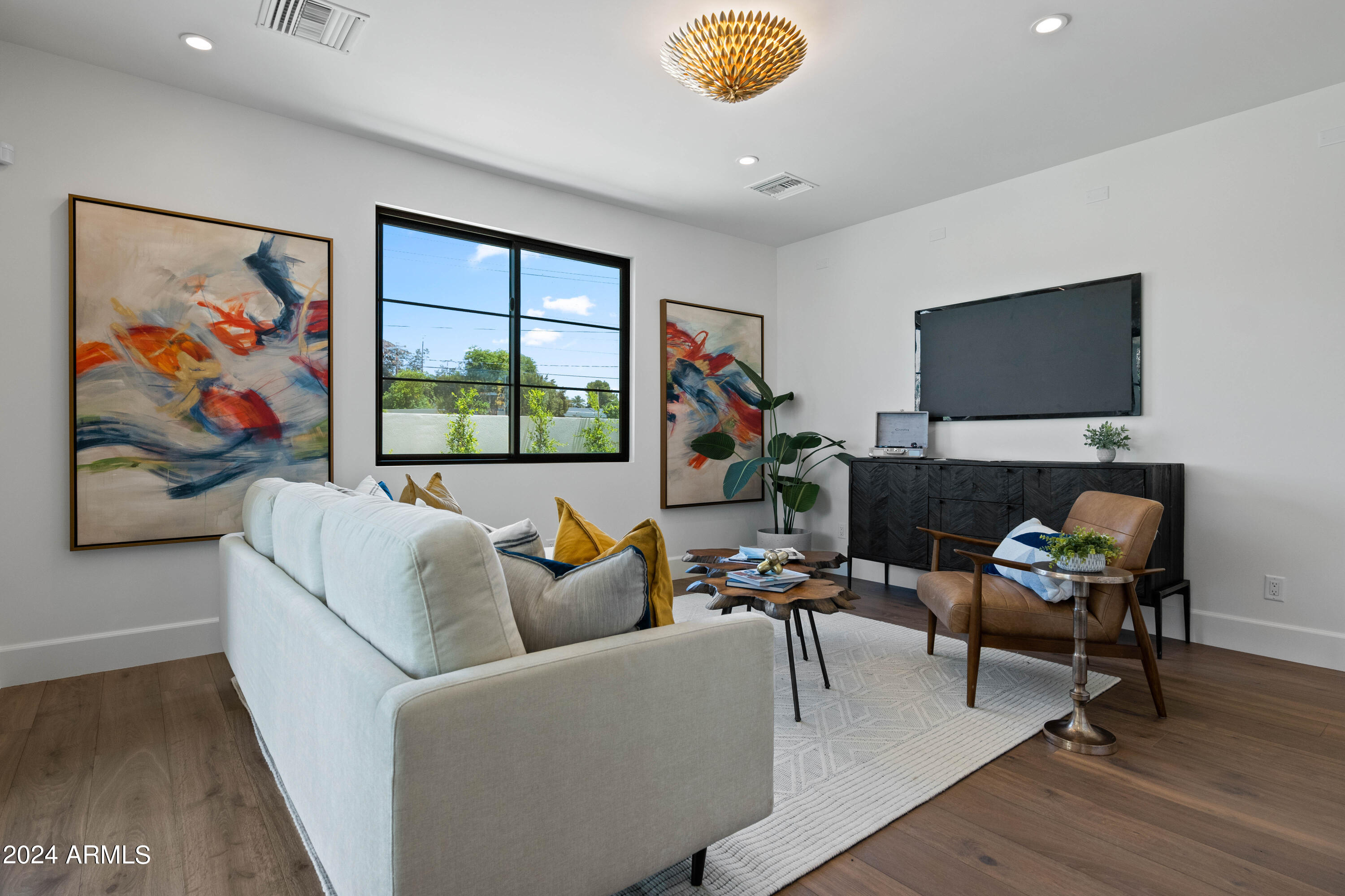 4518 E CAMPBELL Avenue