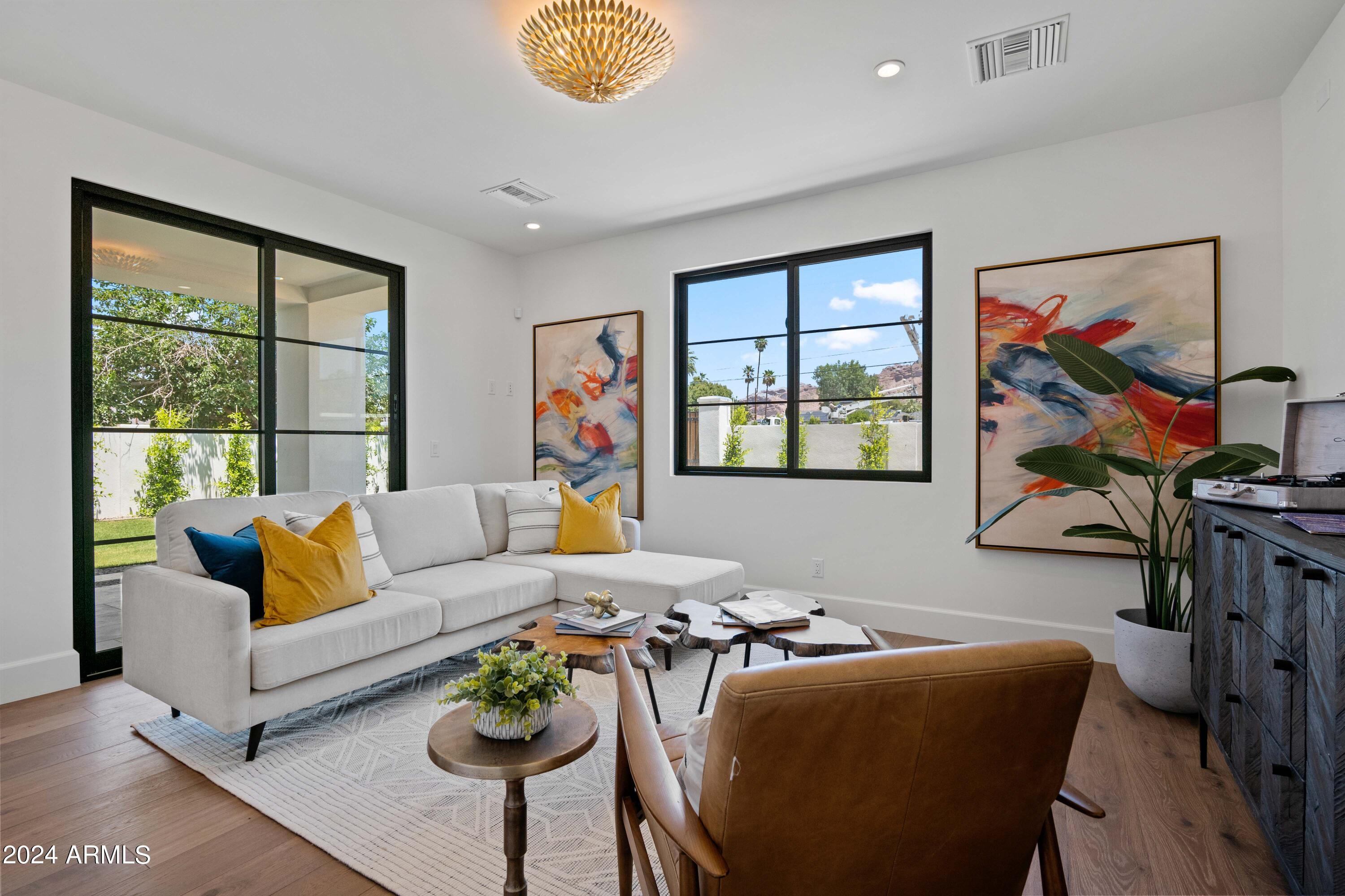 4518 E CAMPBELL Avenue