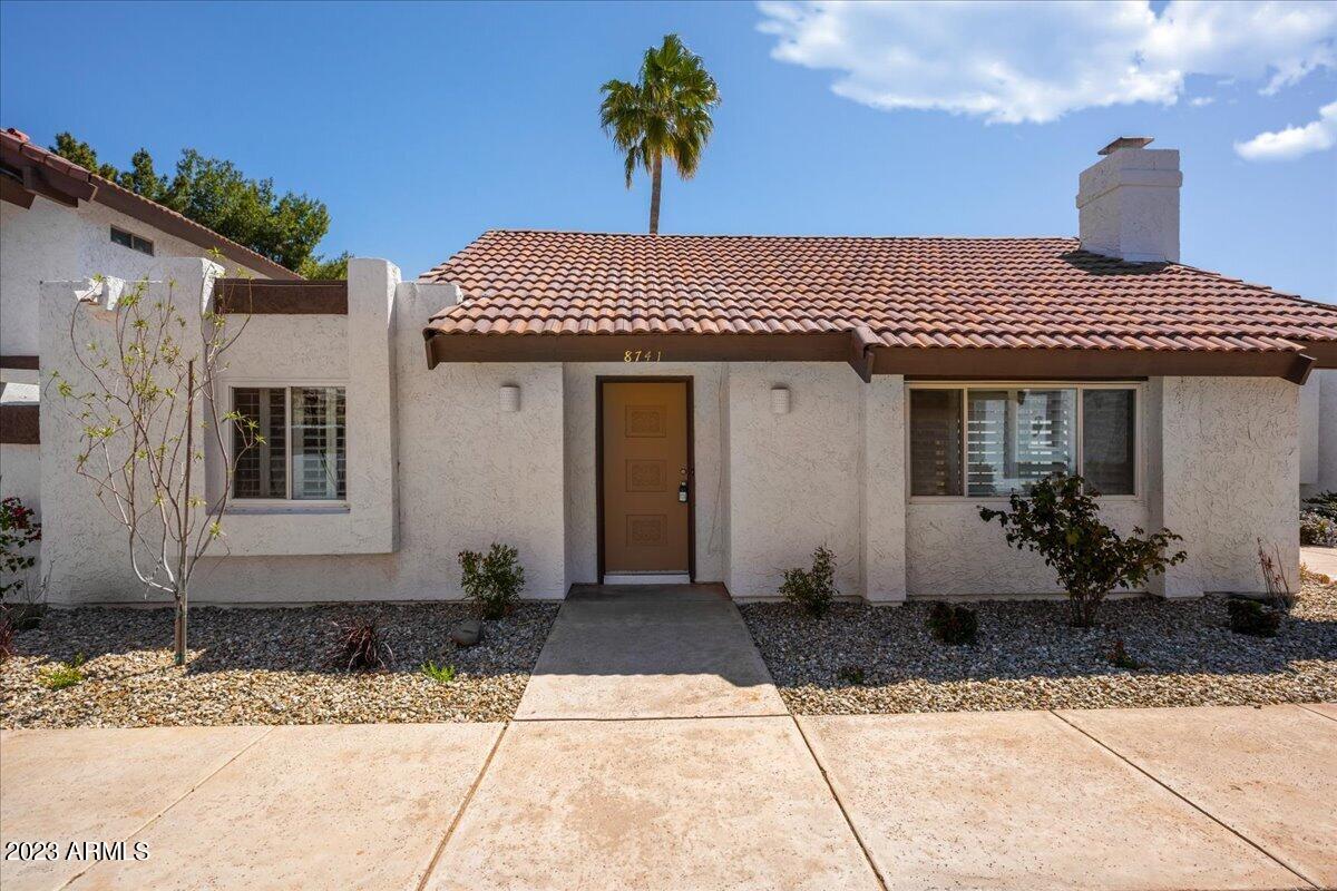 8741 E Via De La Luna --