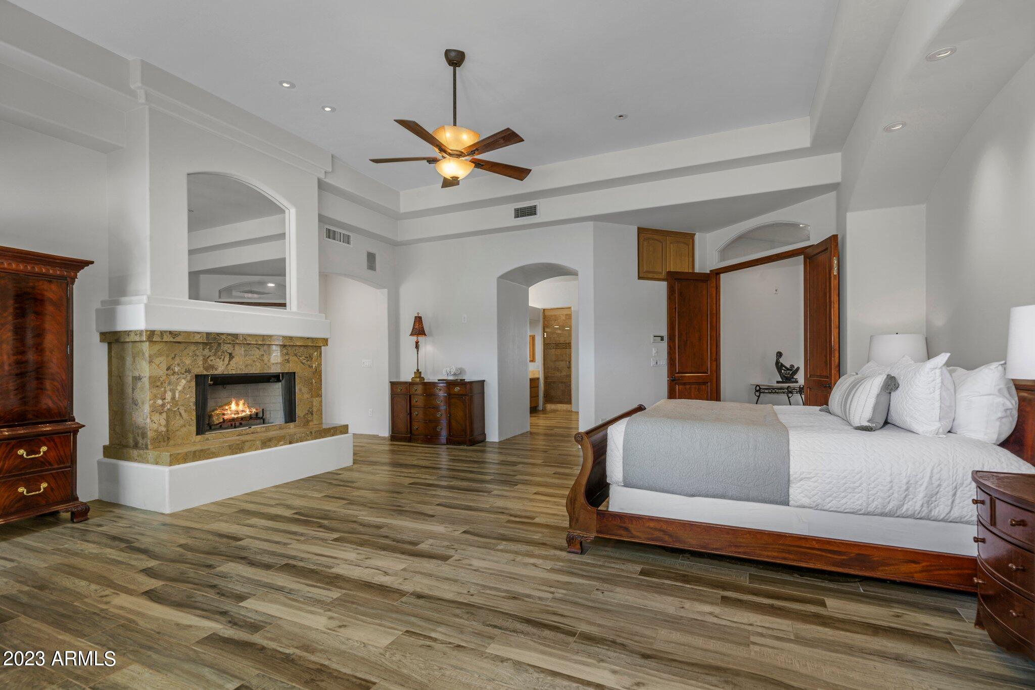 4539 E BERYL Lane