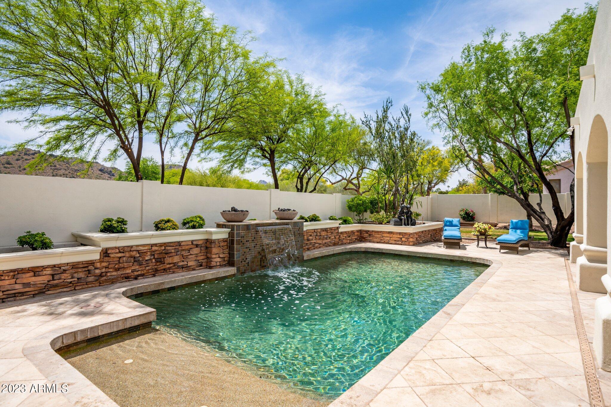 4539 E BERYL Lane