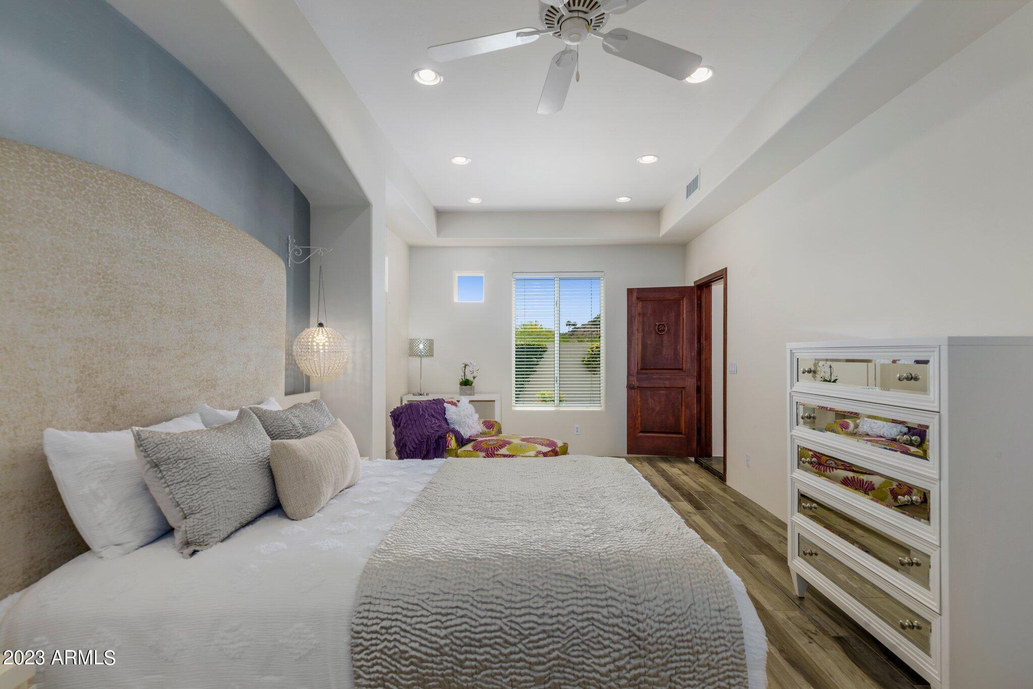 4539 E BERYL Lane