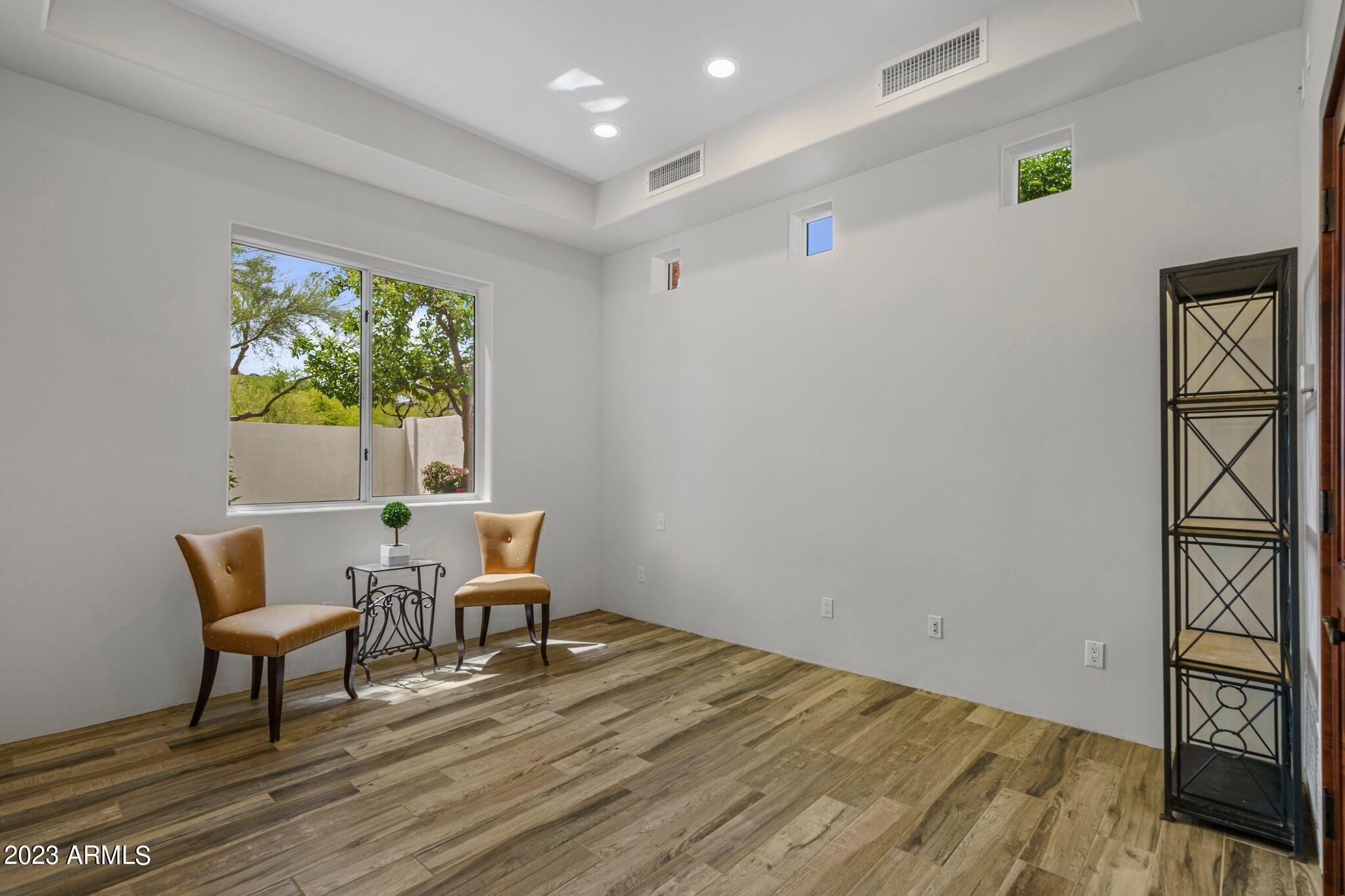 4539 E BERYL Lane