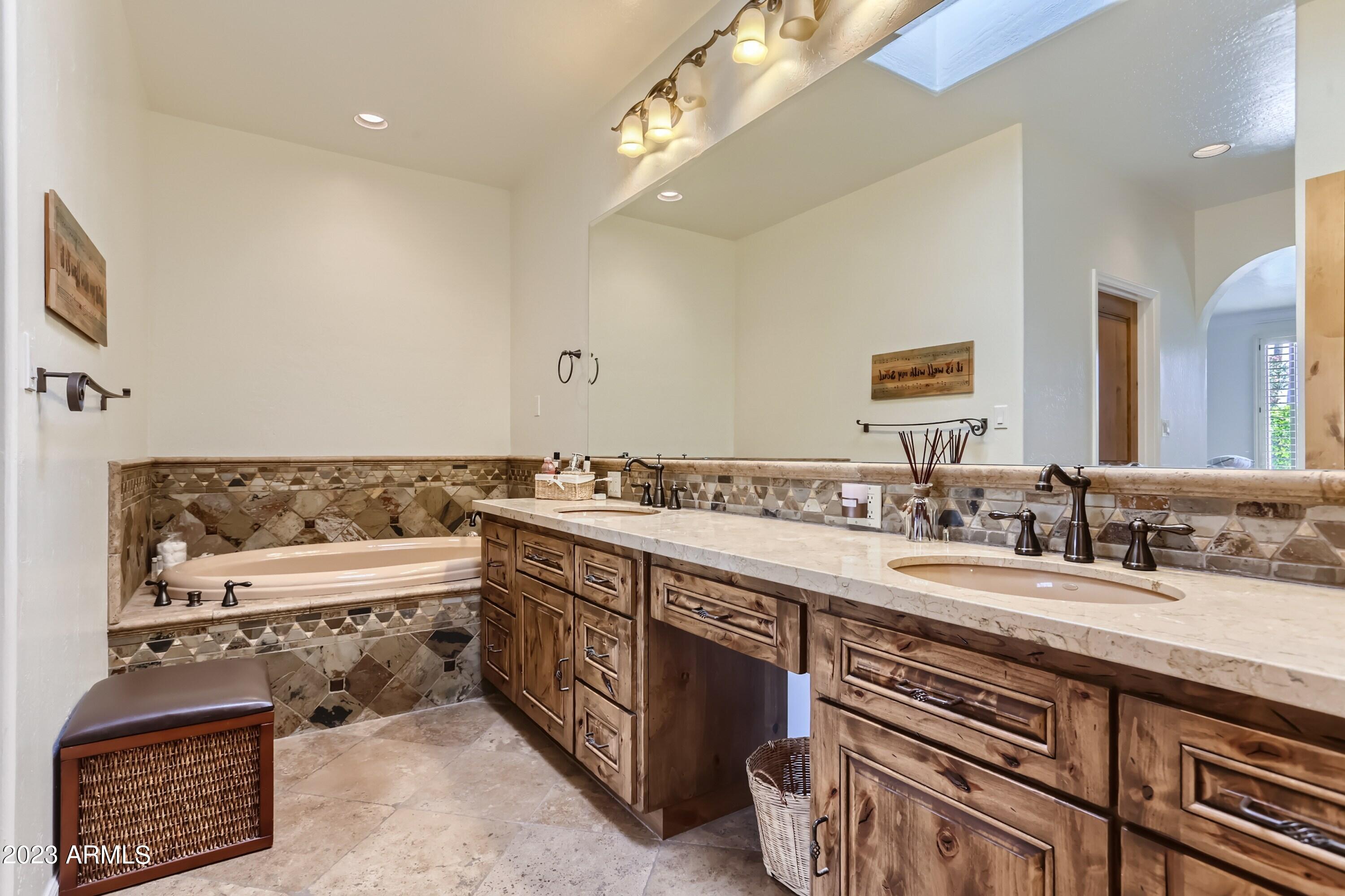 10058 E CINNABAR Avenue