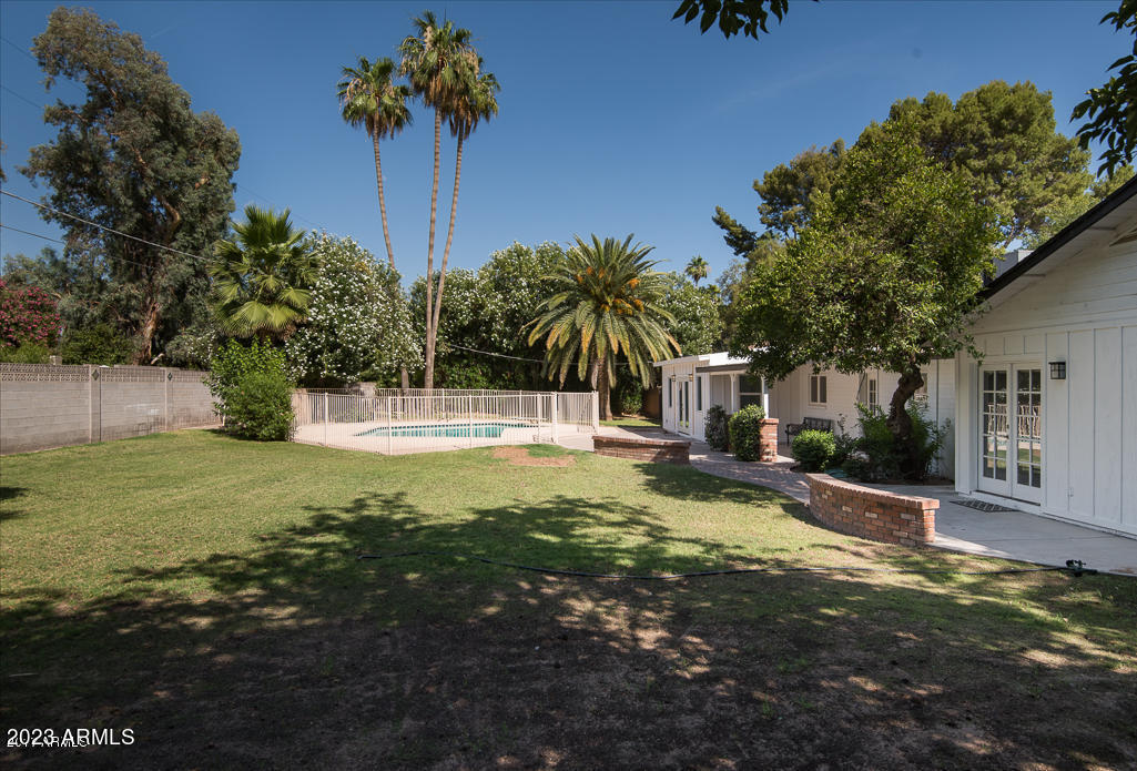 5502 E Calle Redonda --