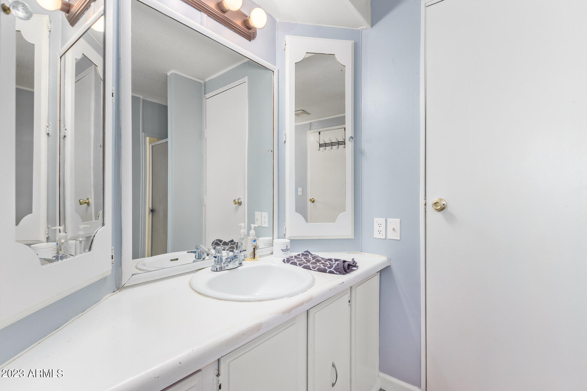 19401 N 7TH Street, 175