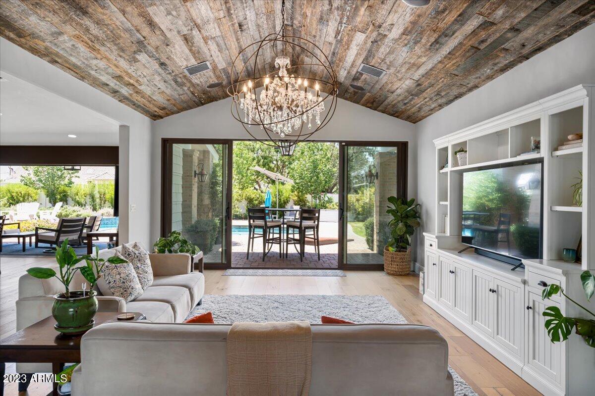 4853 E CALLE DEL MEDIO --