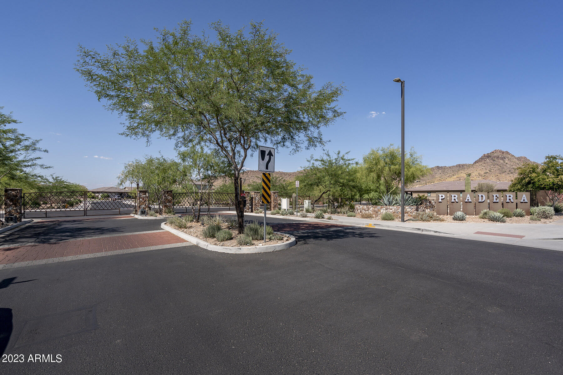9254 W RUNNING DEER Trail
