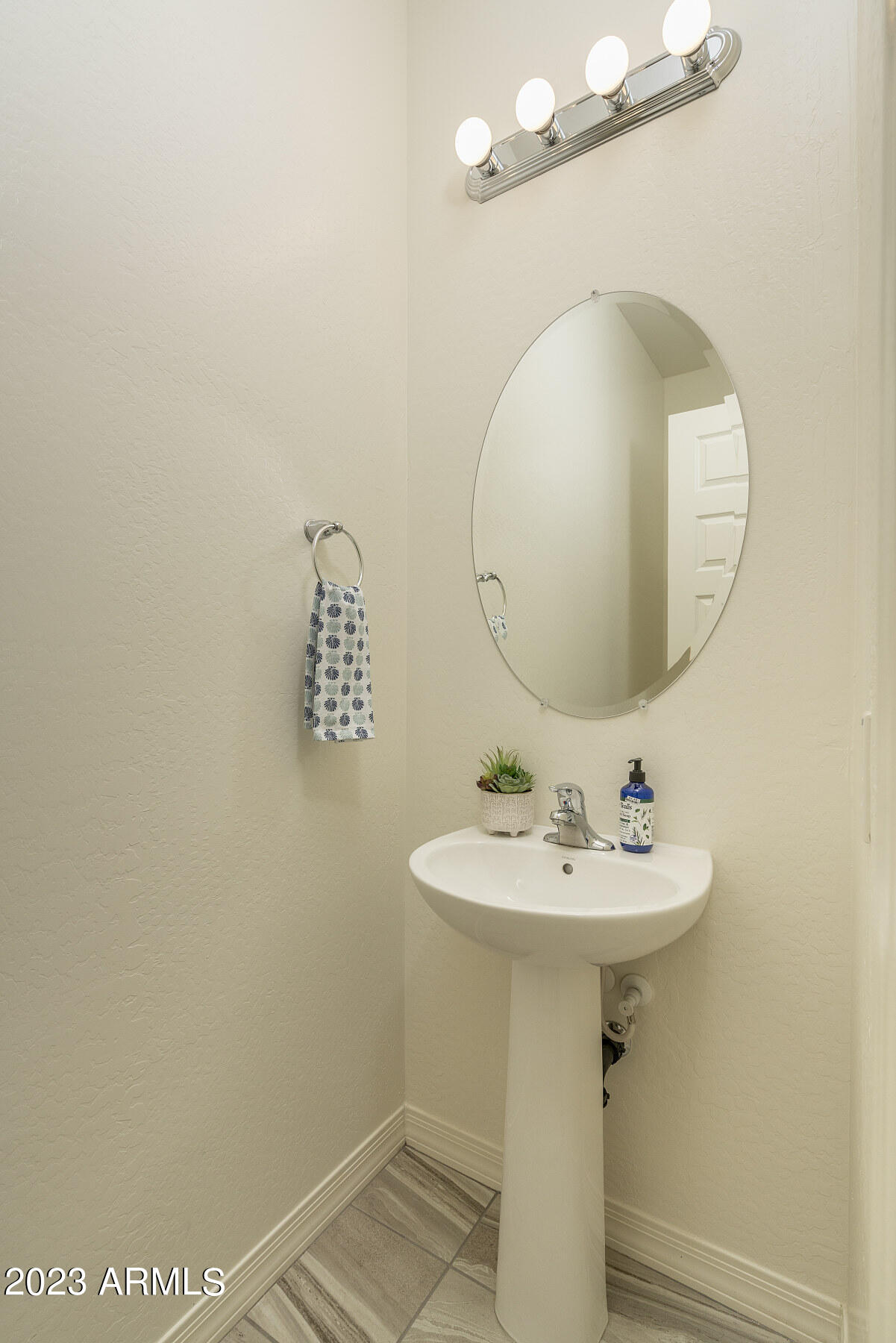 9254 W RUNNING DEER Trail