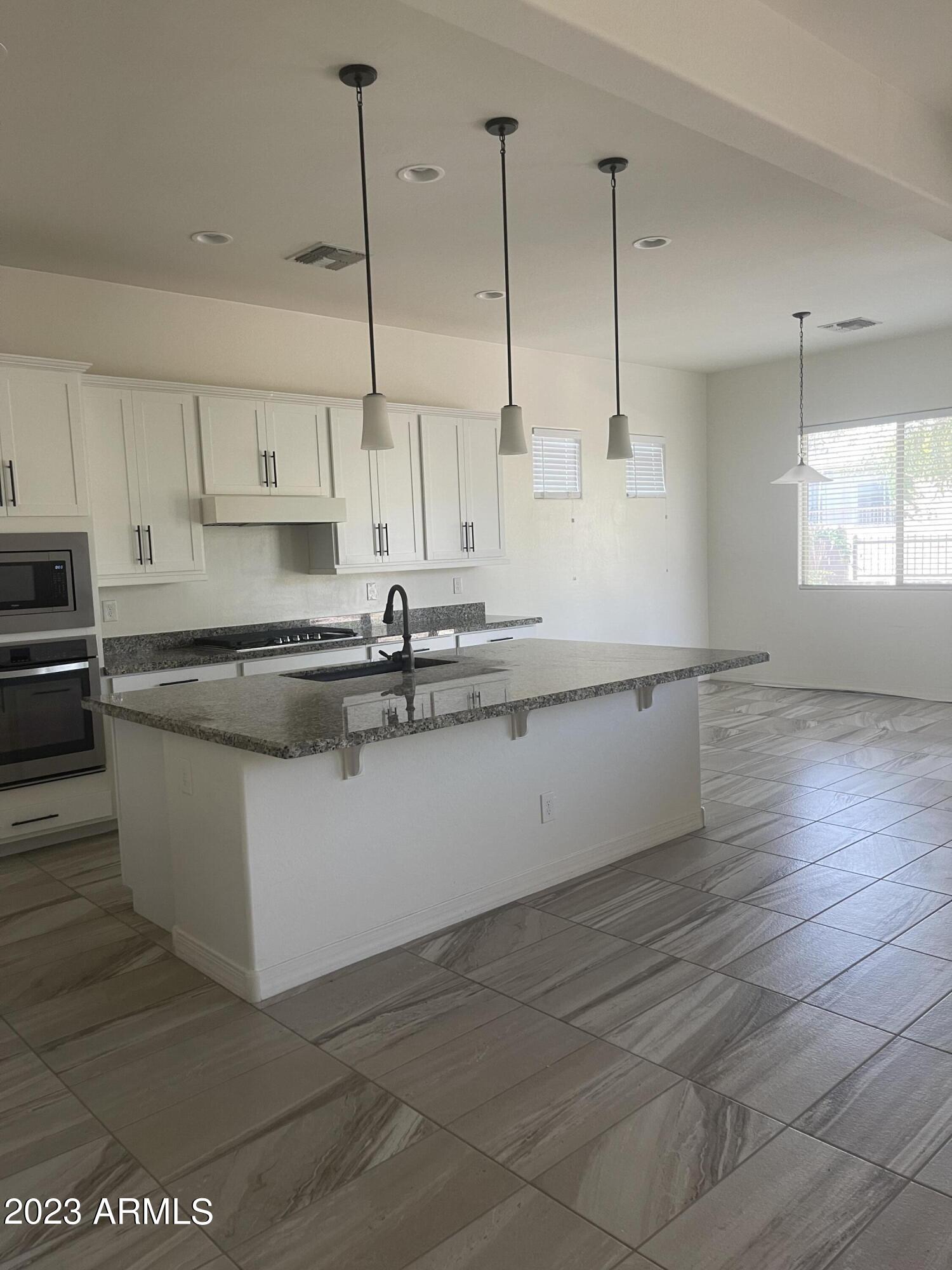 9254 W RUNNING DEER Trail