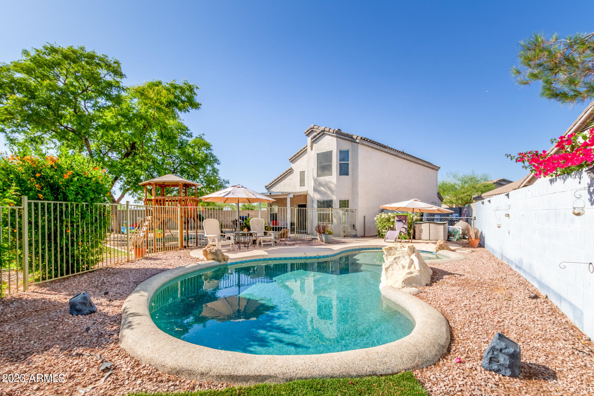 3021 E WAHALLA Lane