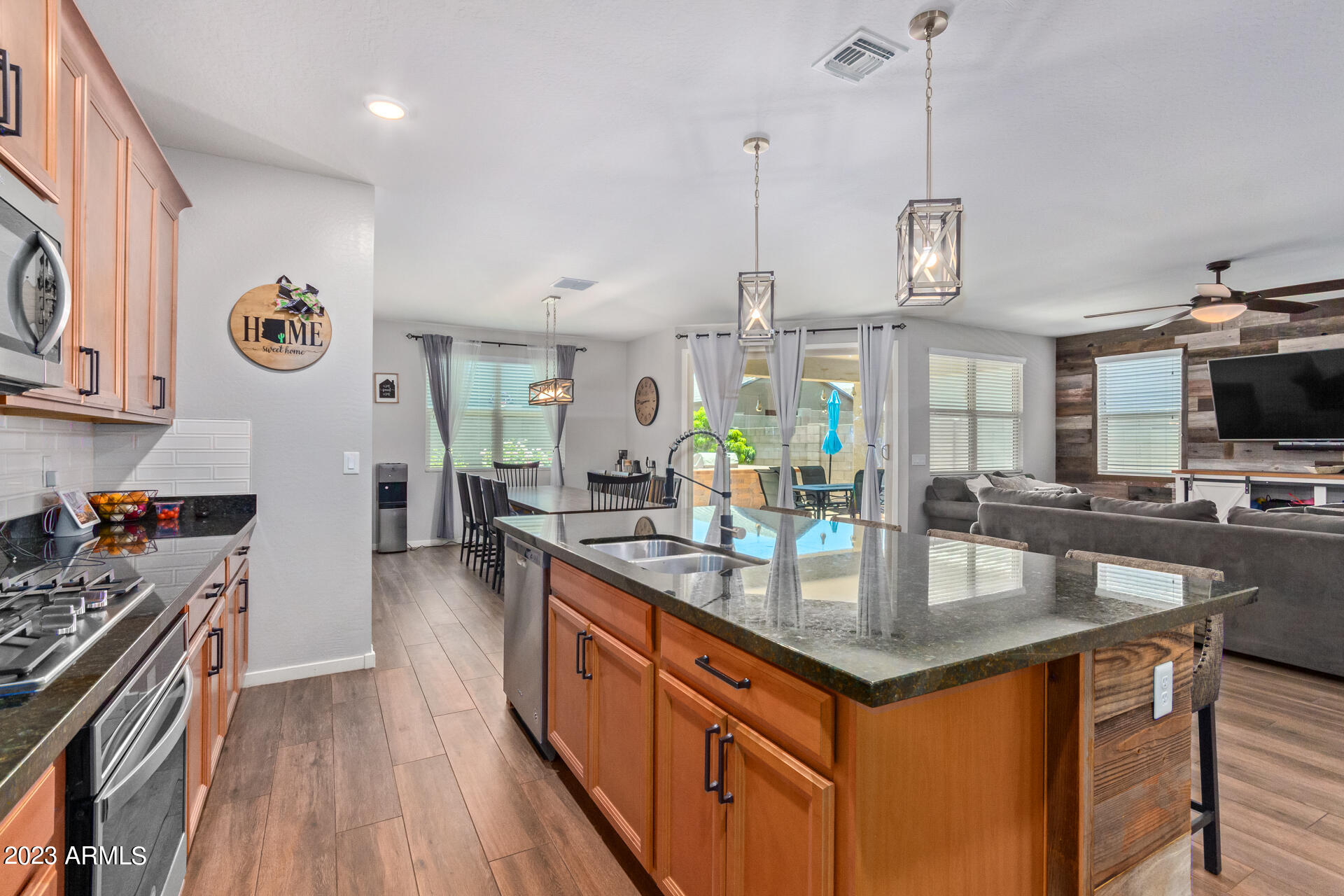 4047 W DAYFLOWER Drive