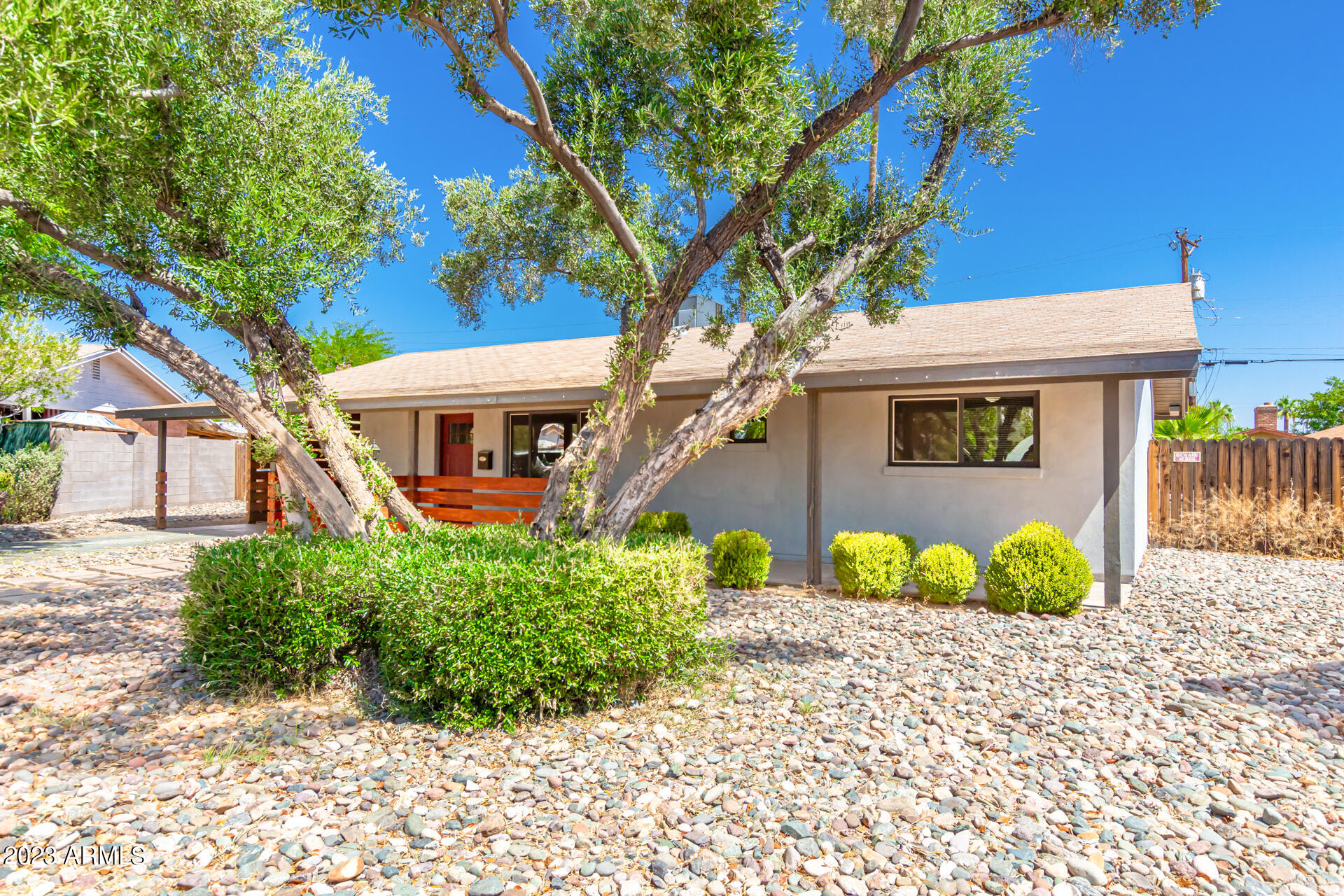 2420 N 73RD Place