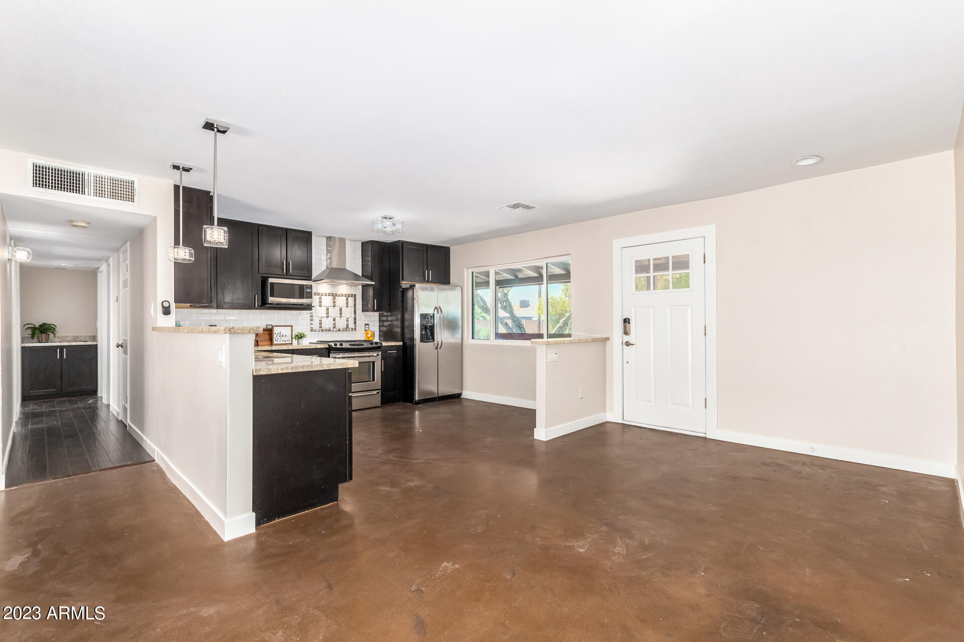 2420 N 73RD Place