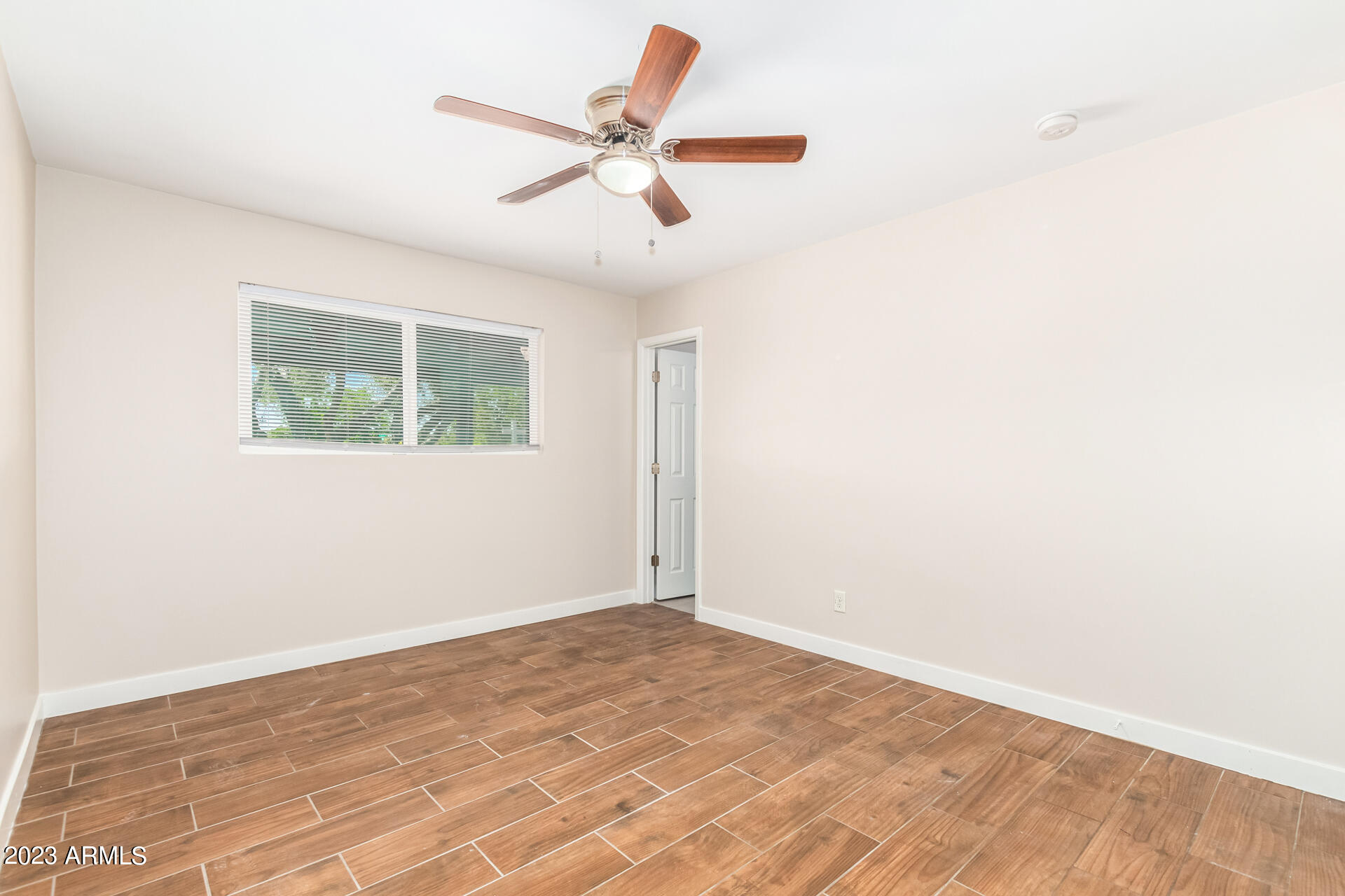 2420 N 73RD Place