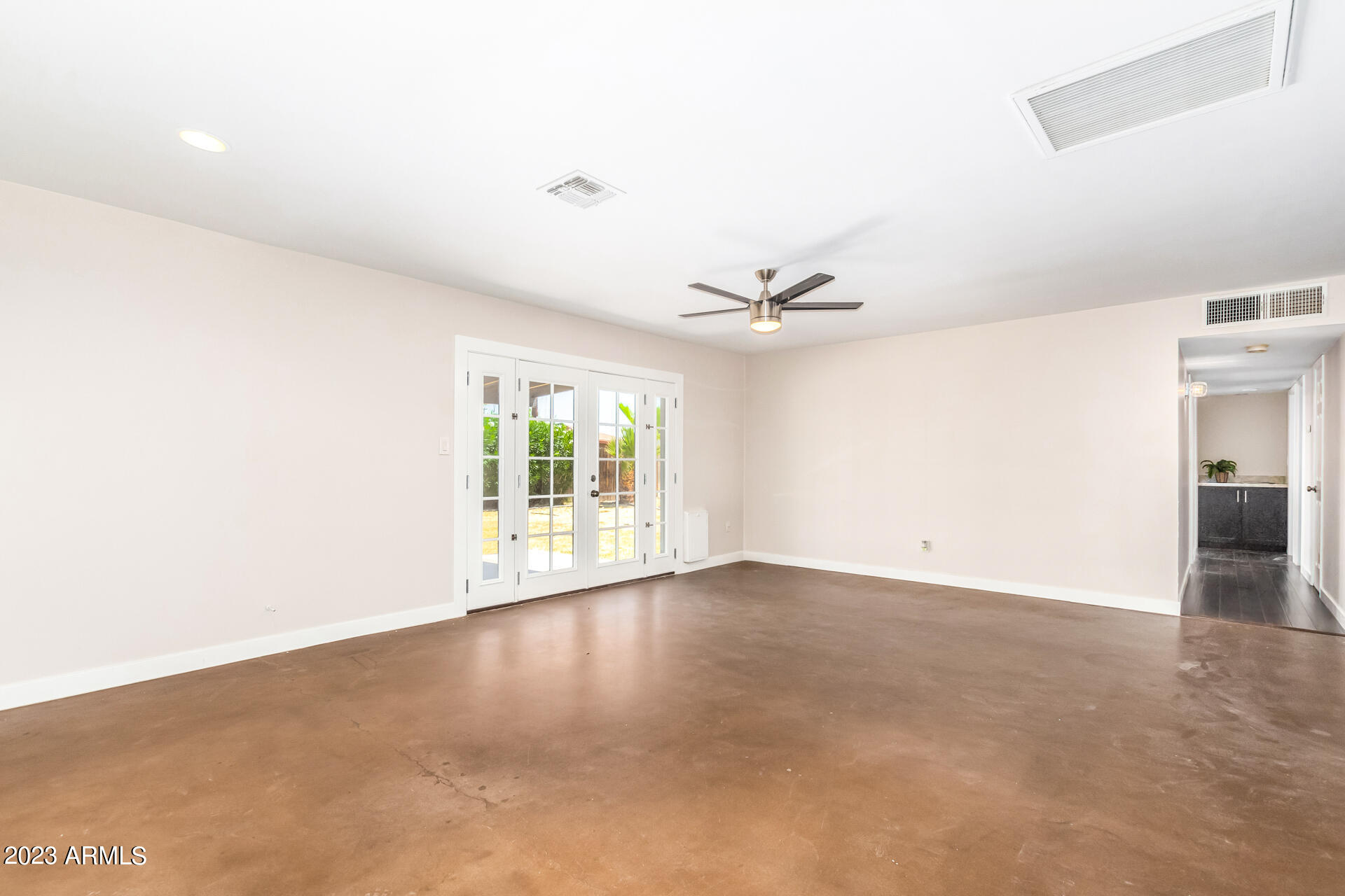 2420 N 73RD Place