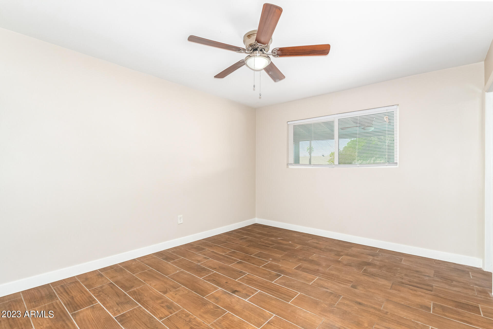 2420 N 73RD Place