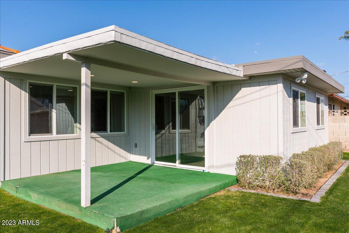 4429 E GLENROSA Avenue
