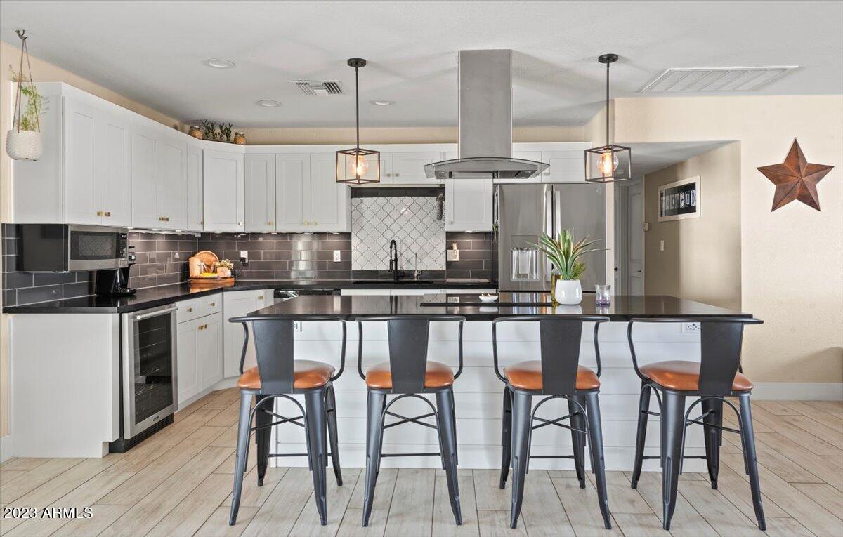 8512 E ROANOKE Avenue