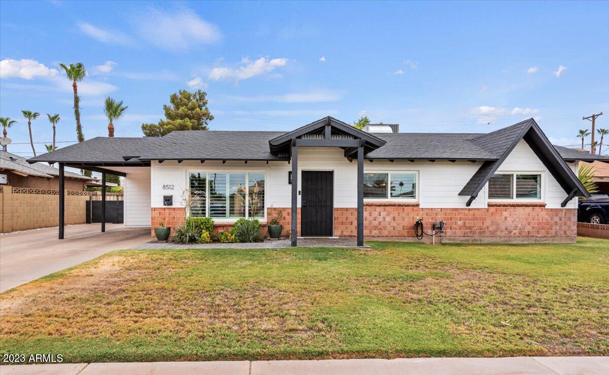 8512 E ROANOKE Avenue
