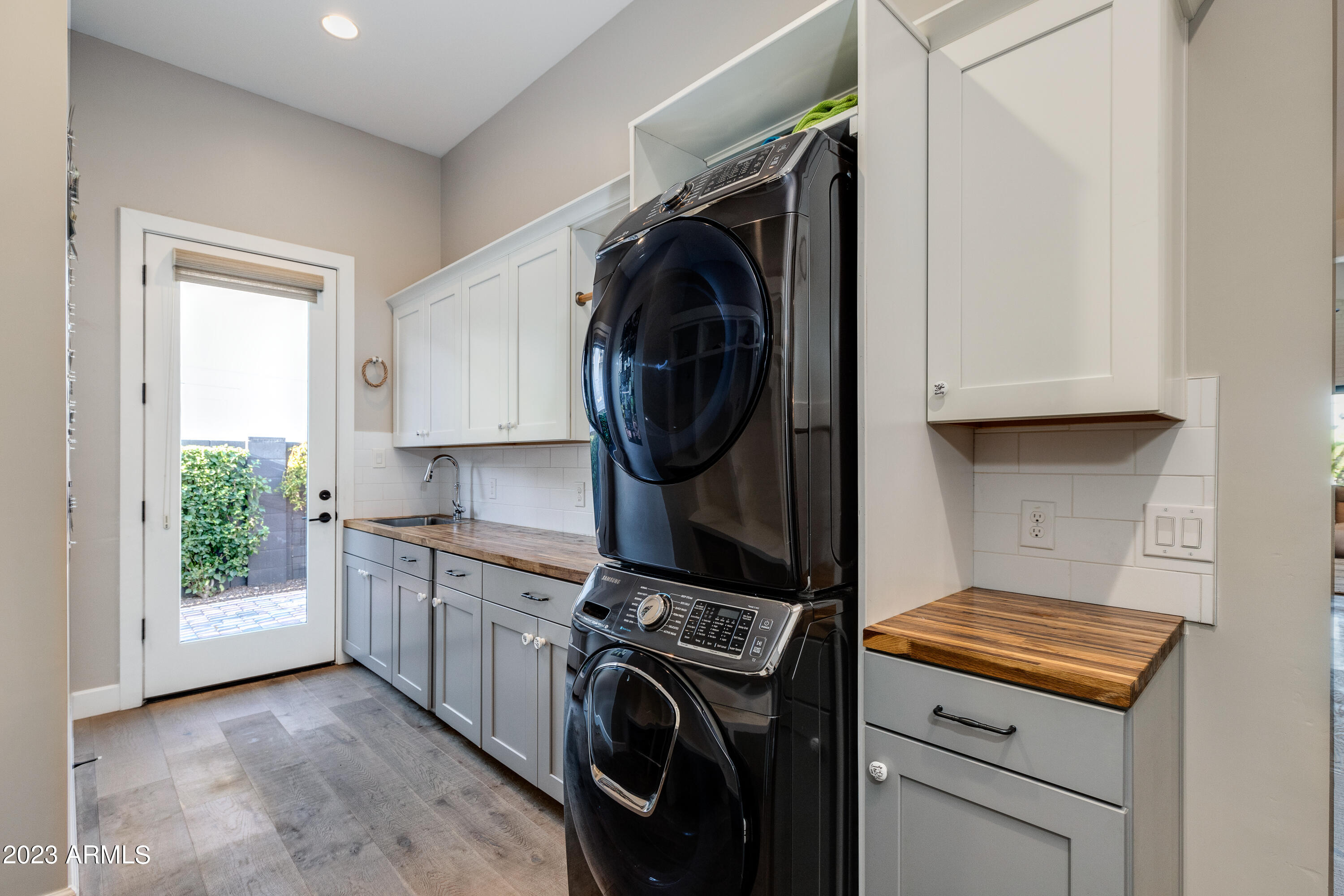 6647 E CALLE REDONDO --