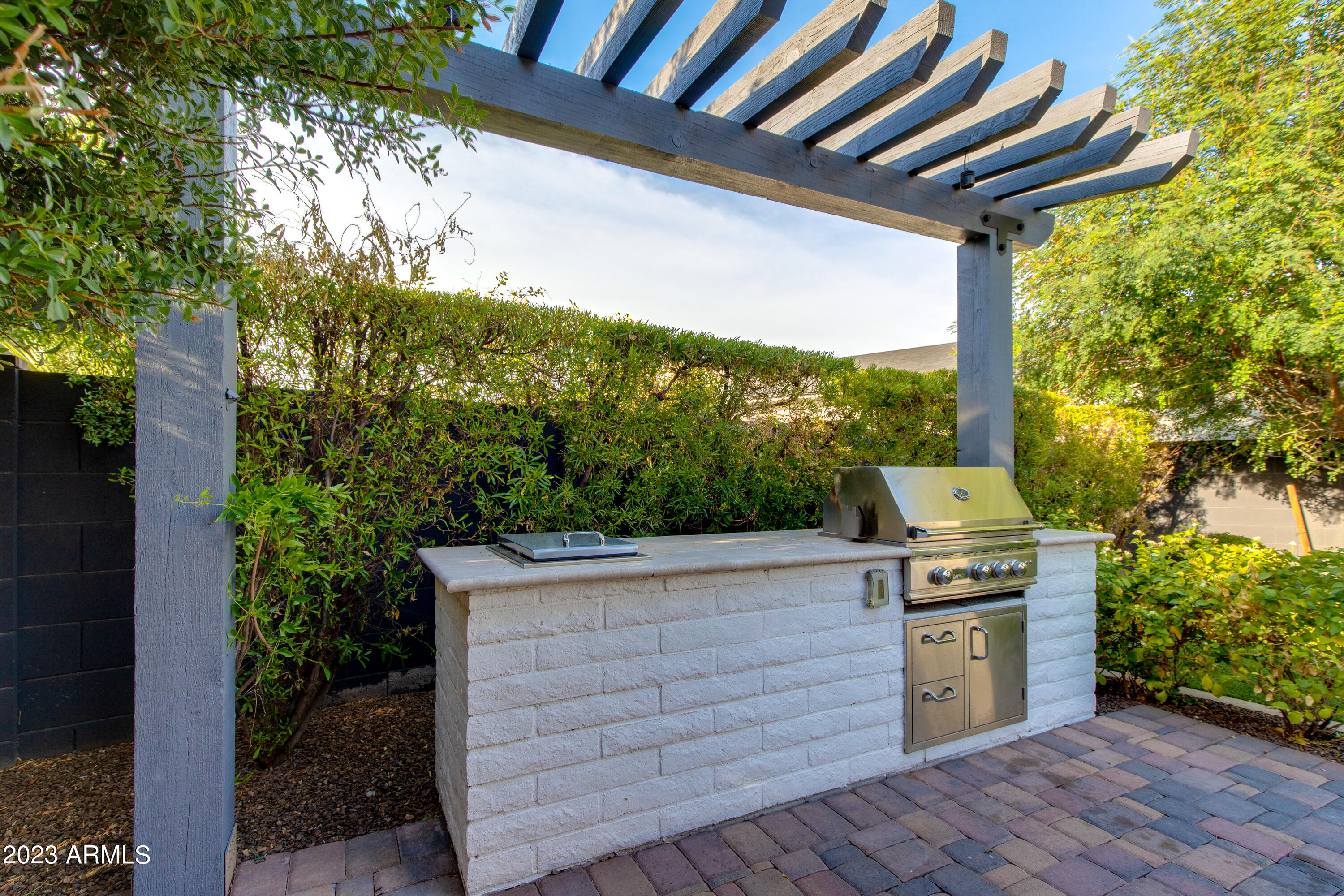 6647 E CALLE REDONDO --