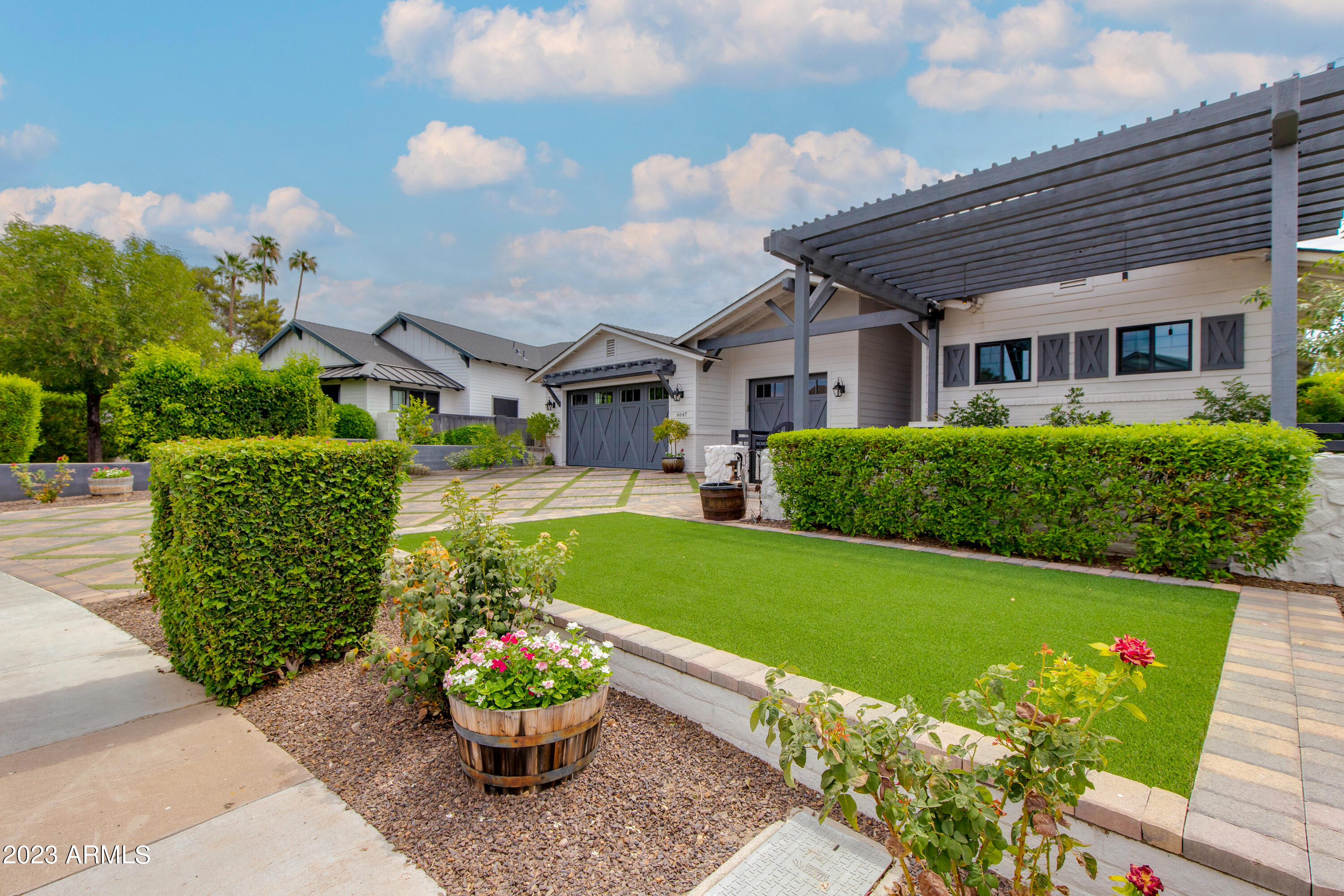6647 E CALLE REDONDO --