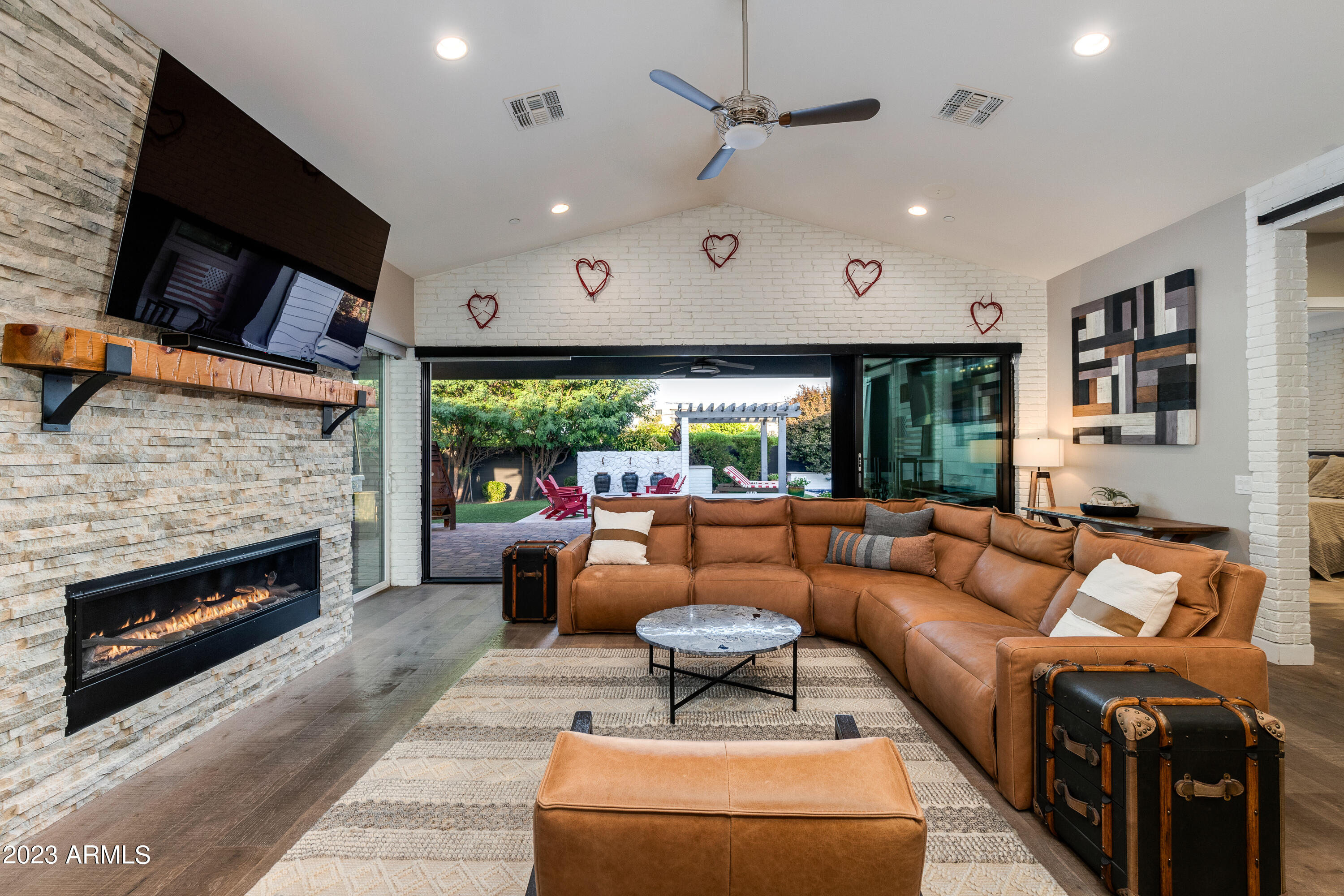 6647 E CALLE REDONDO --
