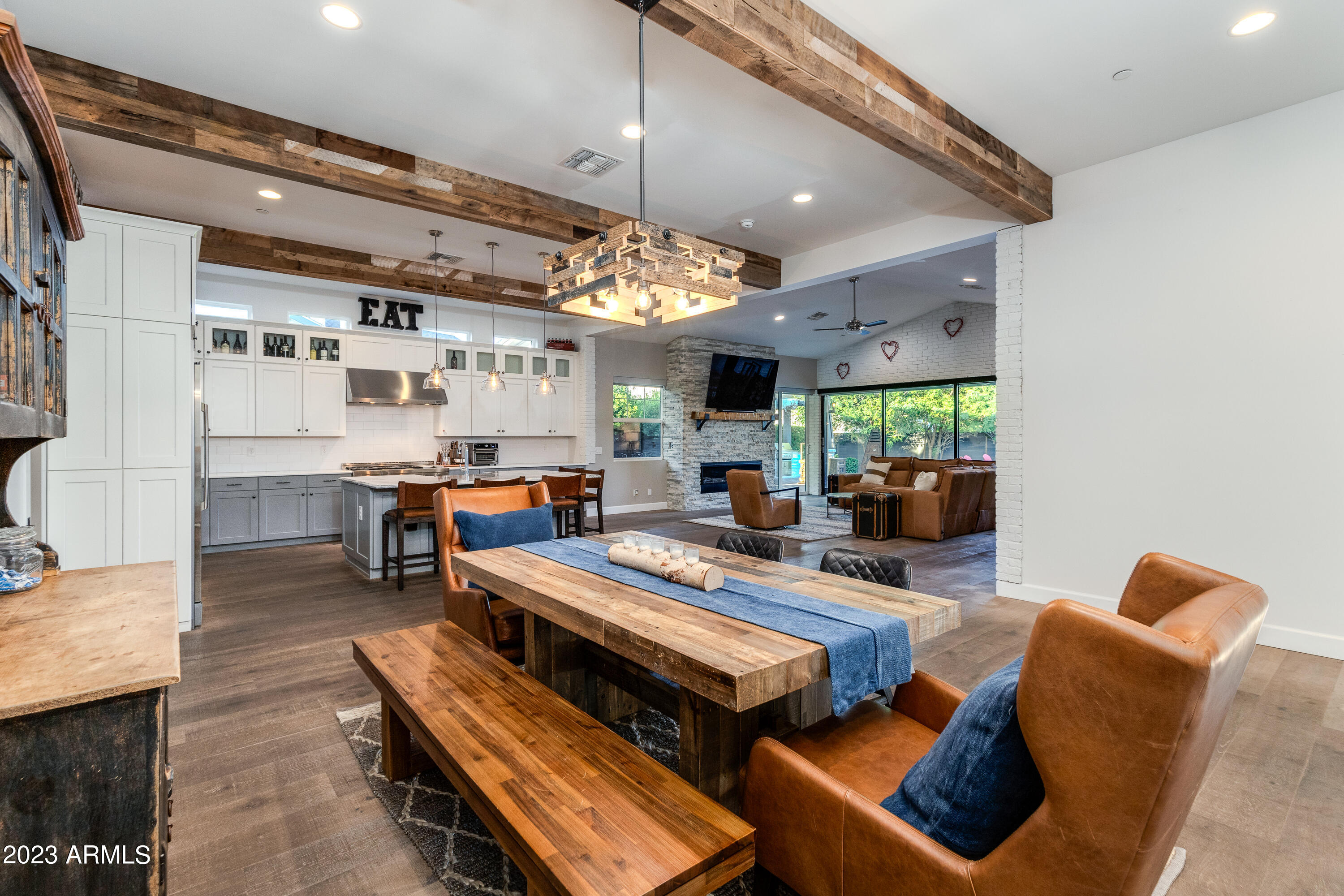 6647 E CALLE REDONDO --