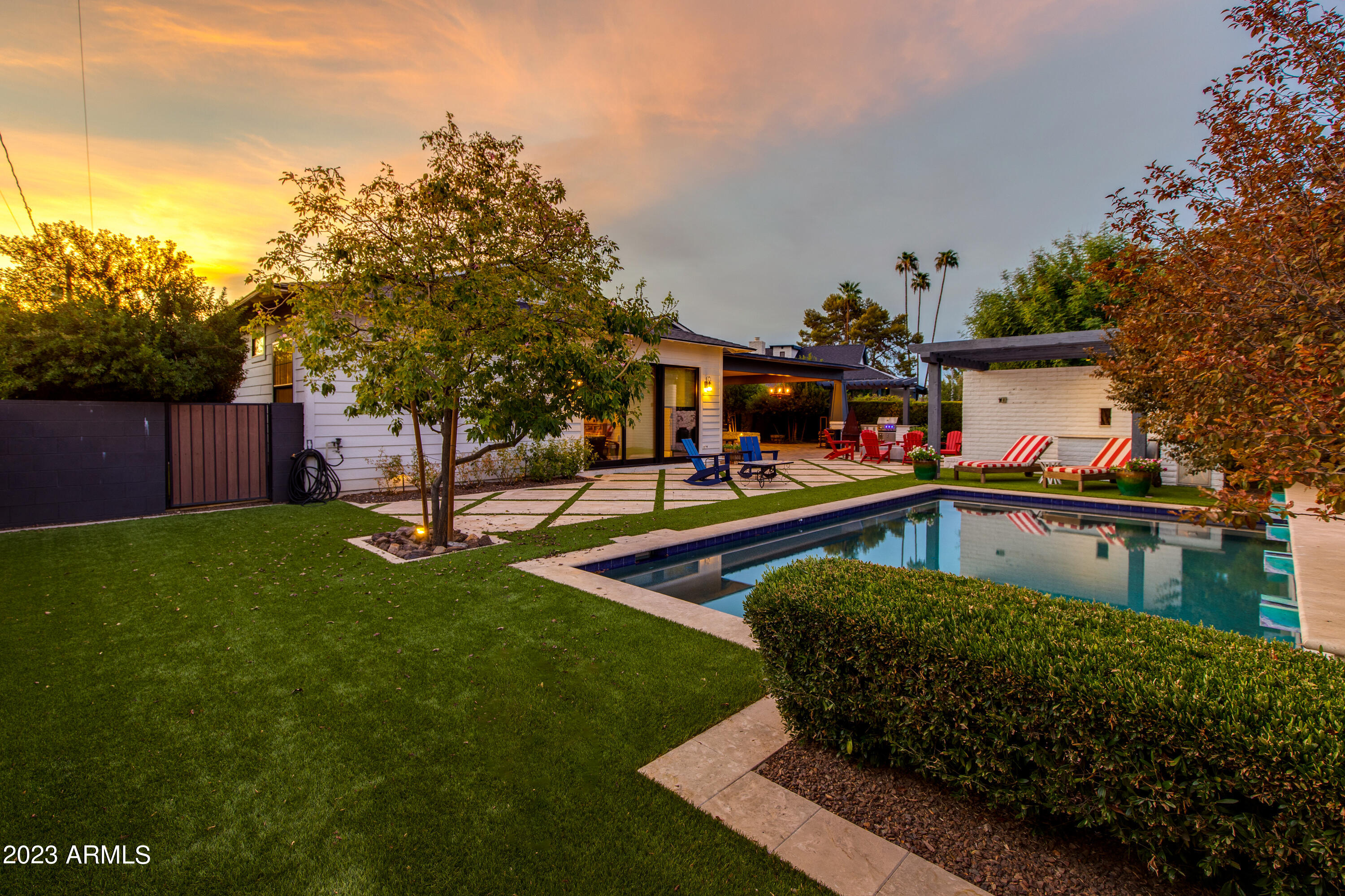 6647 E CALLE REDONDO --