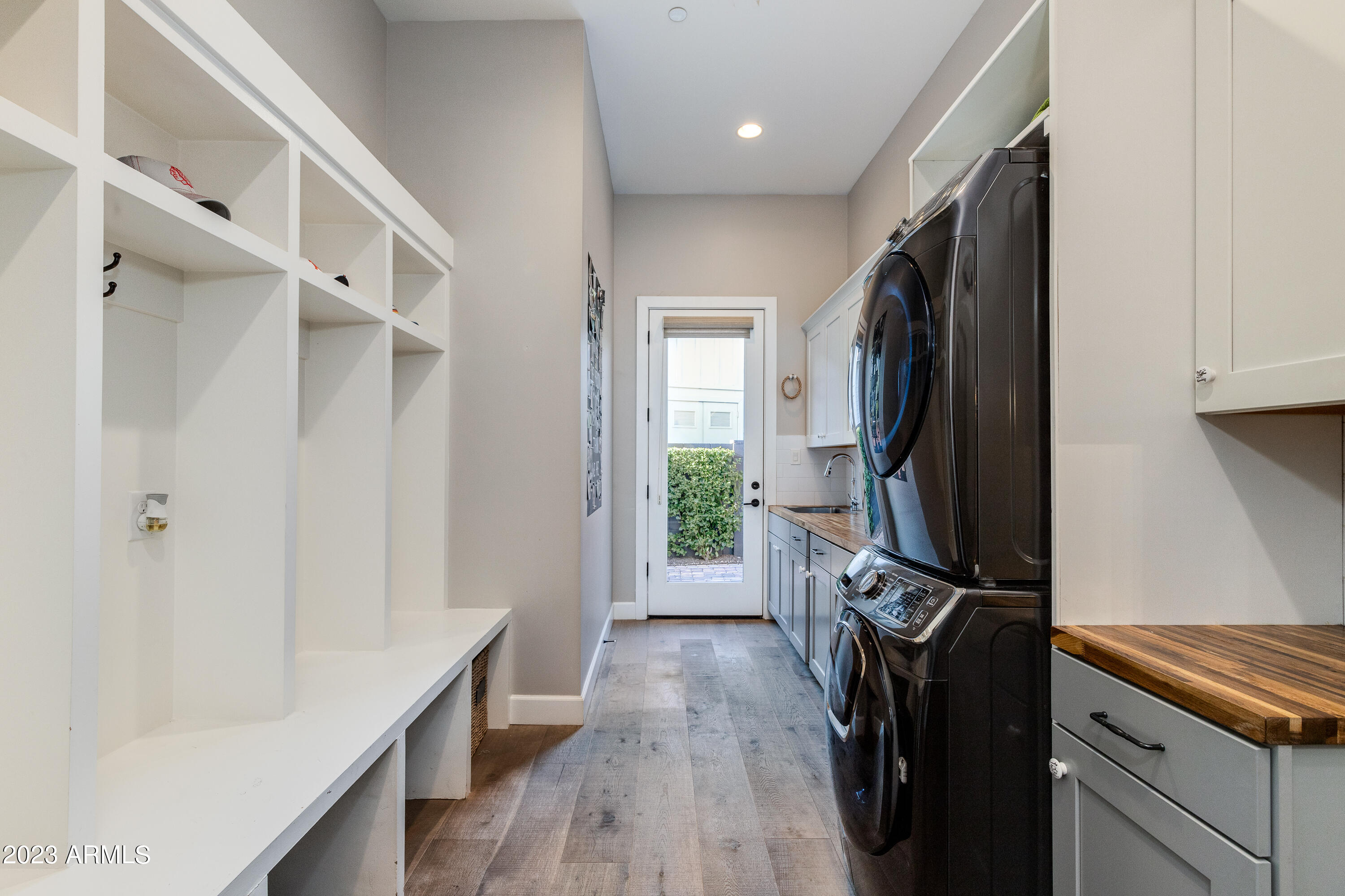 6647 E CALLE REDONDO --