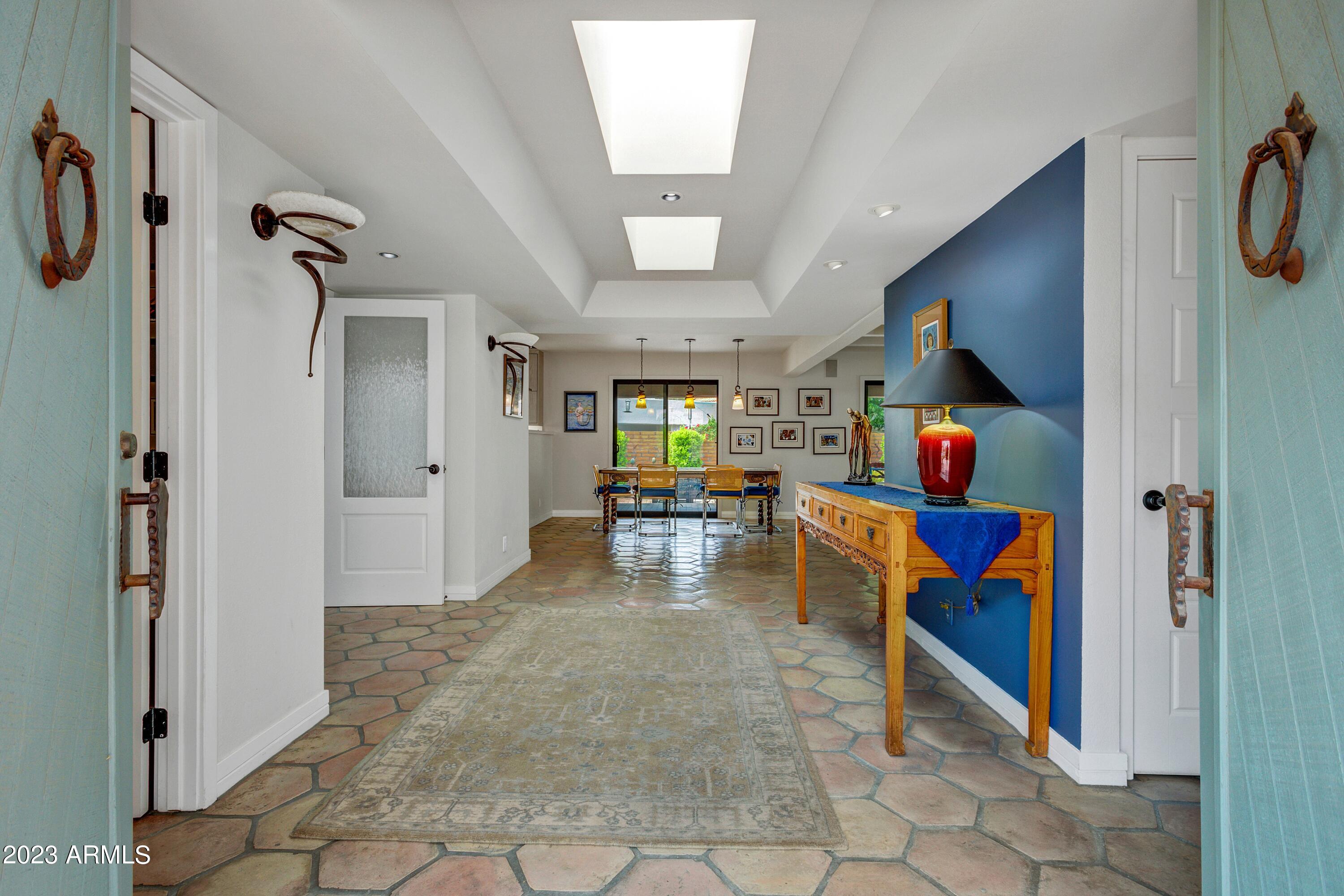 2409 E SAN MIGUEL Avenue