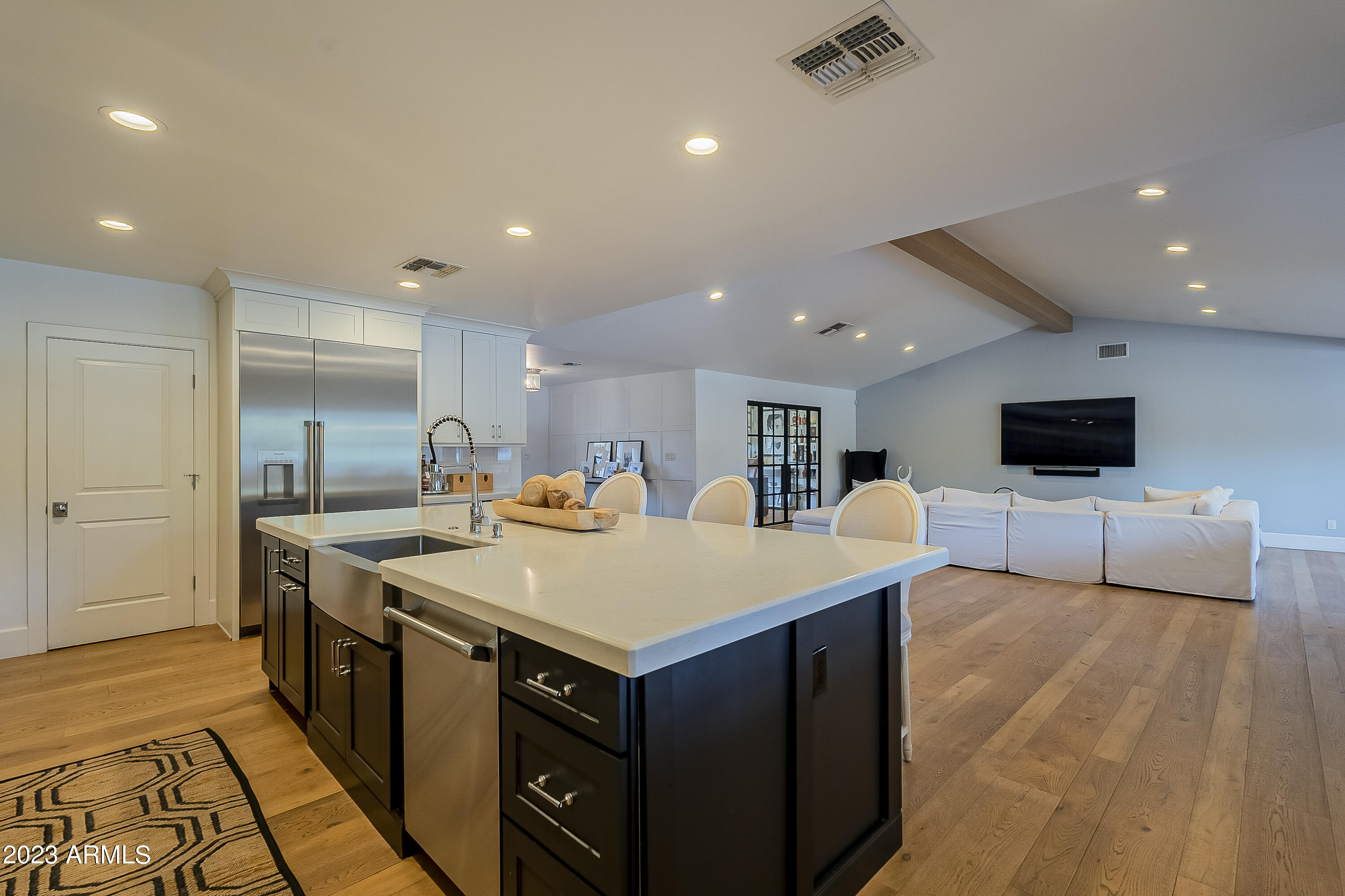 3737 E MEDLOCK Drive