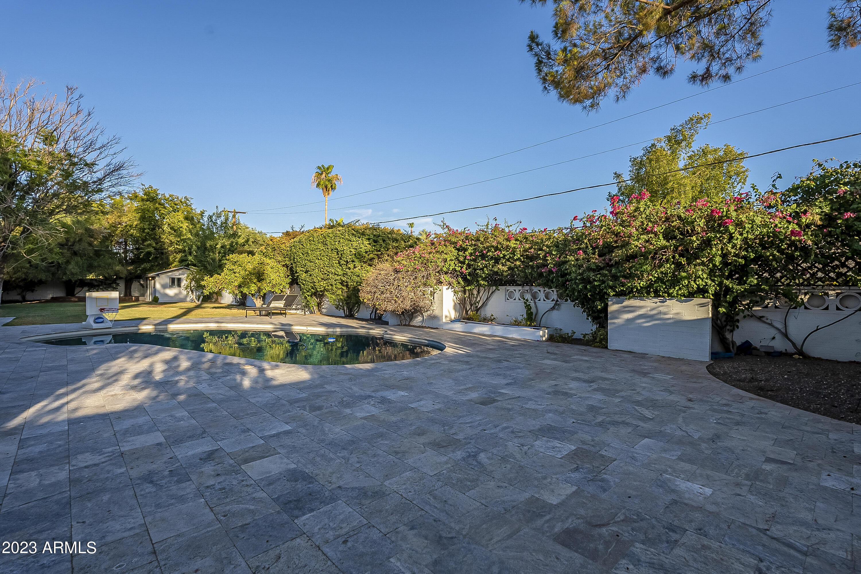 3737 E MEDLOCK Drive