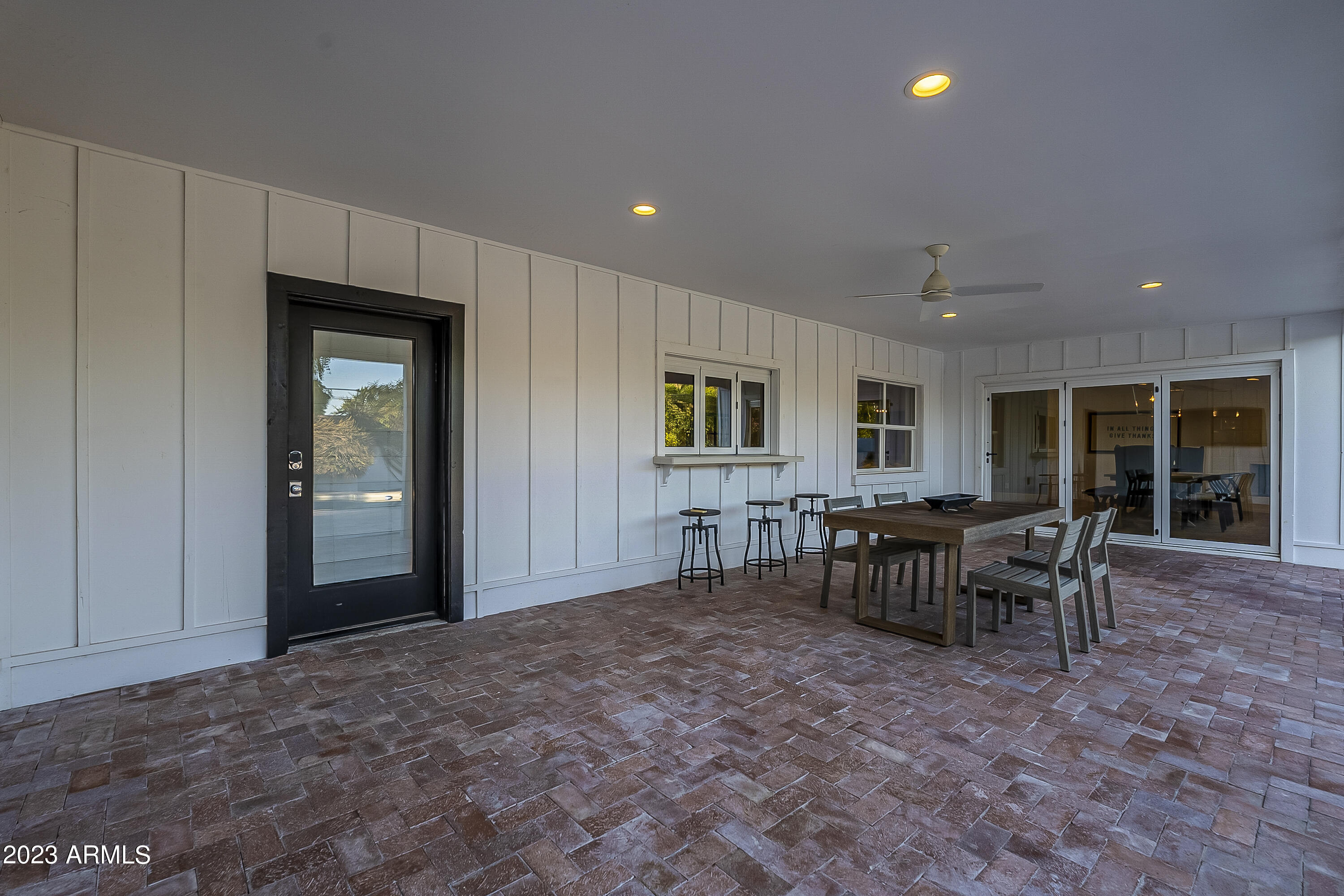 3737 E MEDLOCK Drive